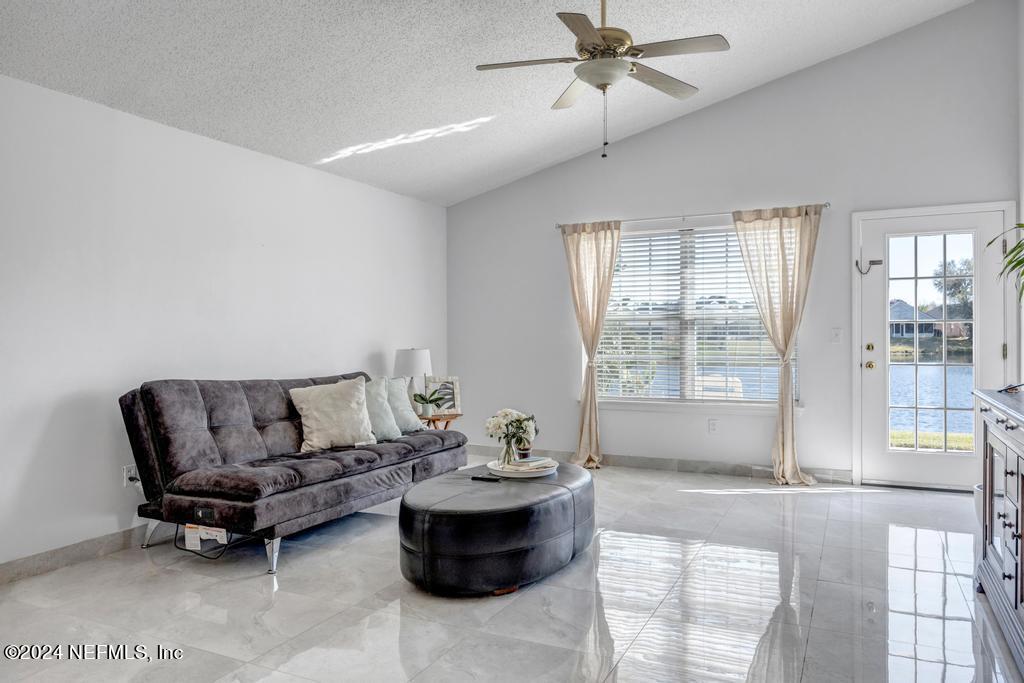 6264 IRONSIDE Drive N