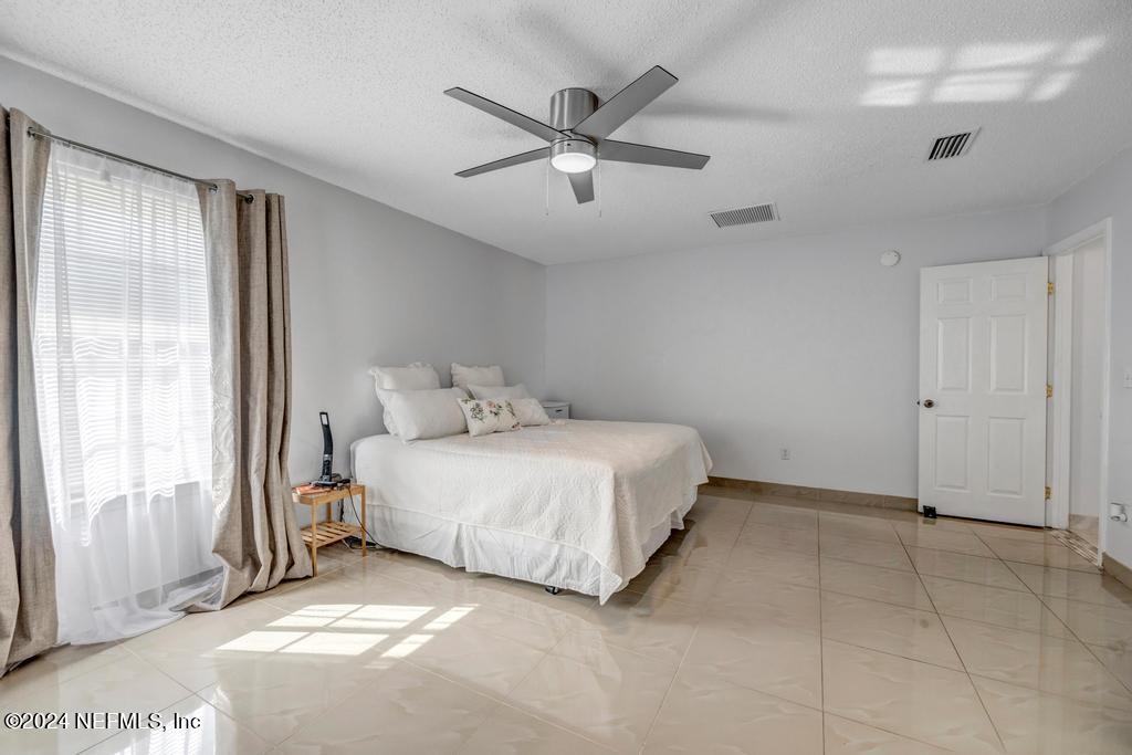 6264 IRONSIDE Drive N