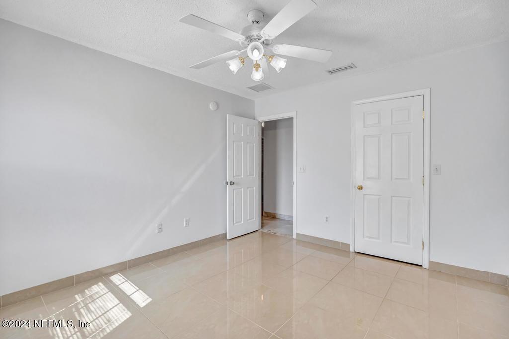 6264 IRONSIDE Drive N