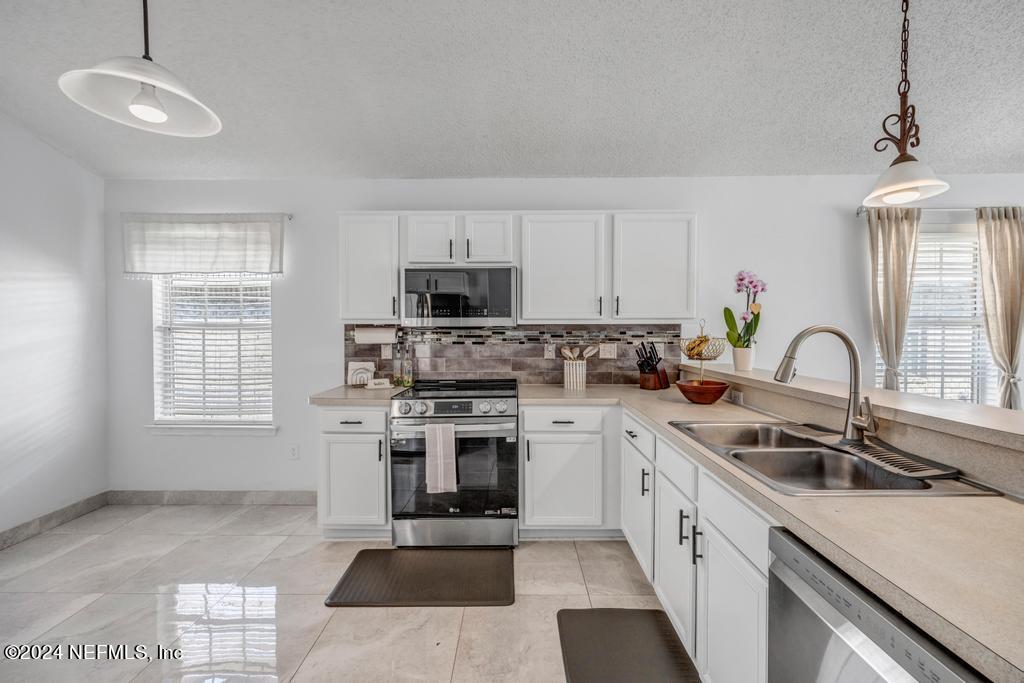 6264 IRONSIDE Drive N