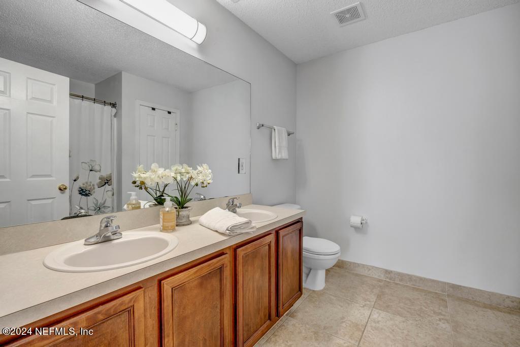 6264 IRONSIDE Drive N