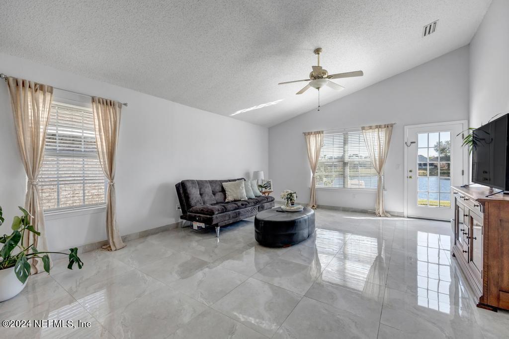 6264 IRONSIDE Drive N