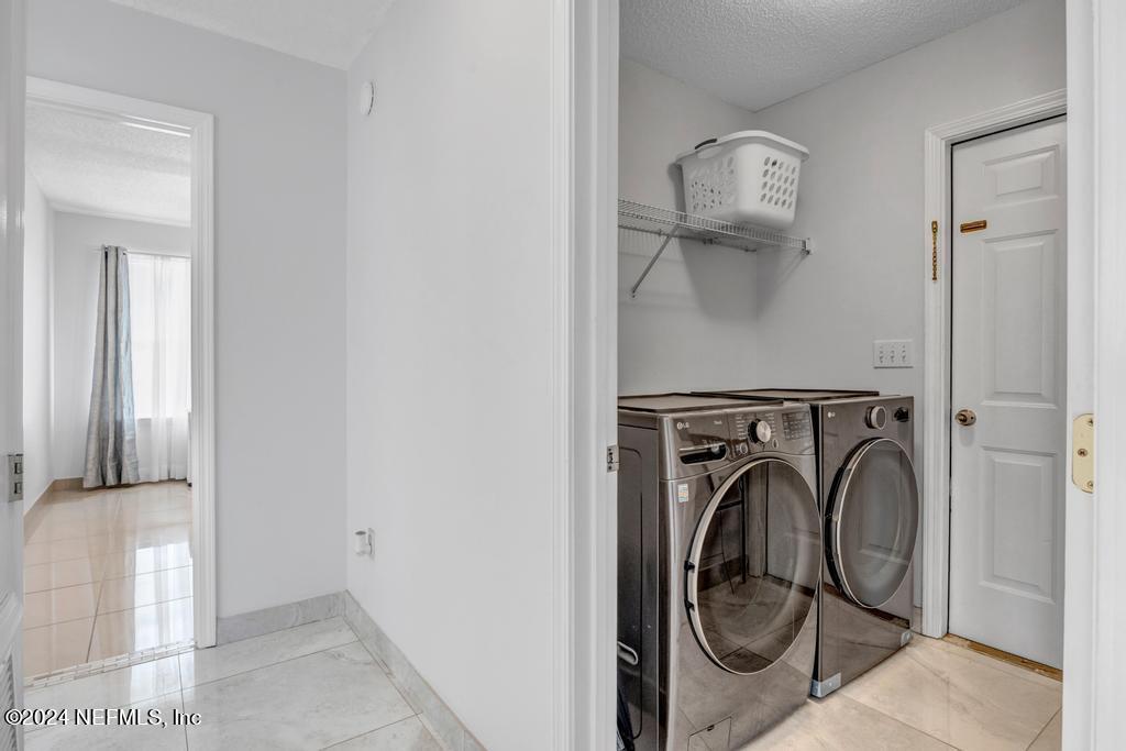 6264 IRONSIDE Drive N