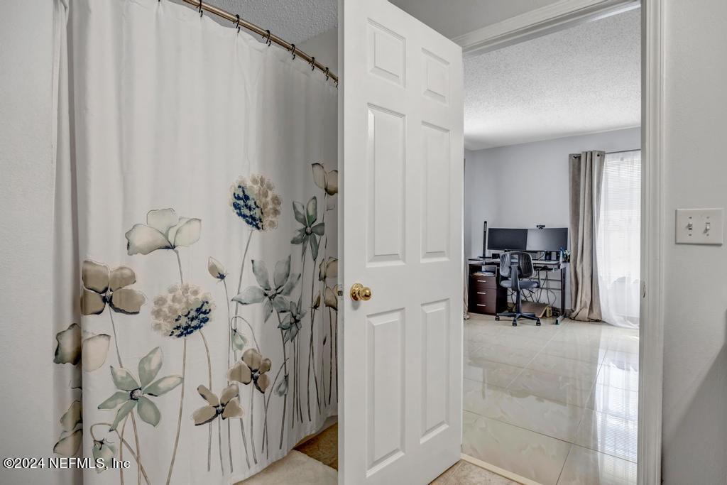 6264 IRONSIDE Drive N