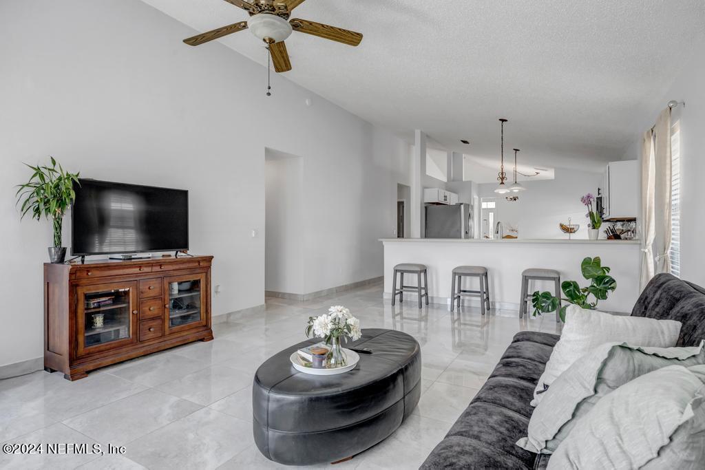 6264 IRONSIDE Drive N