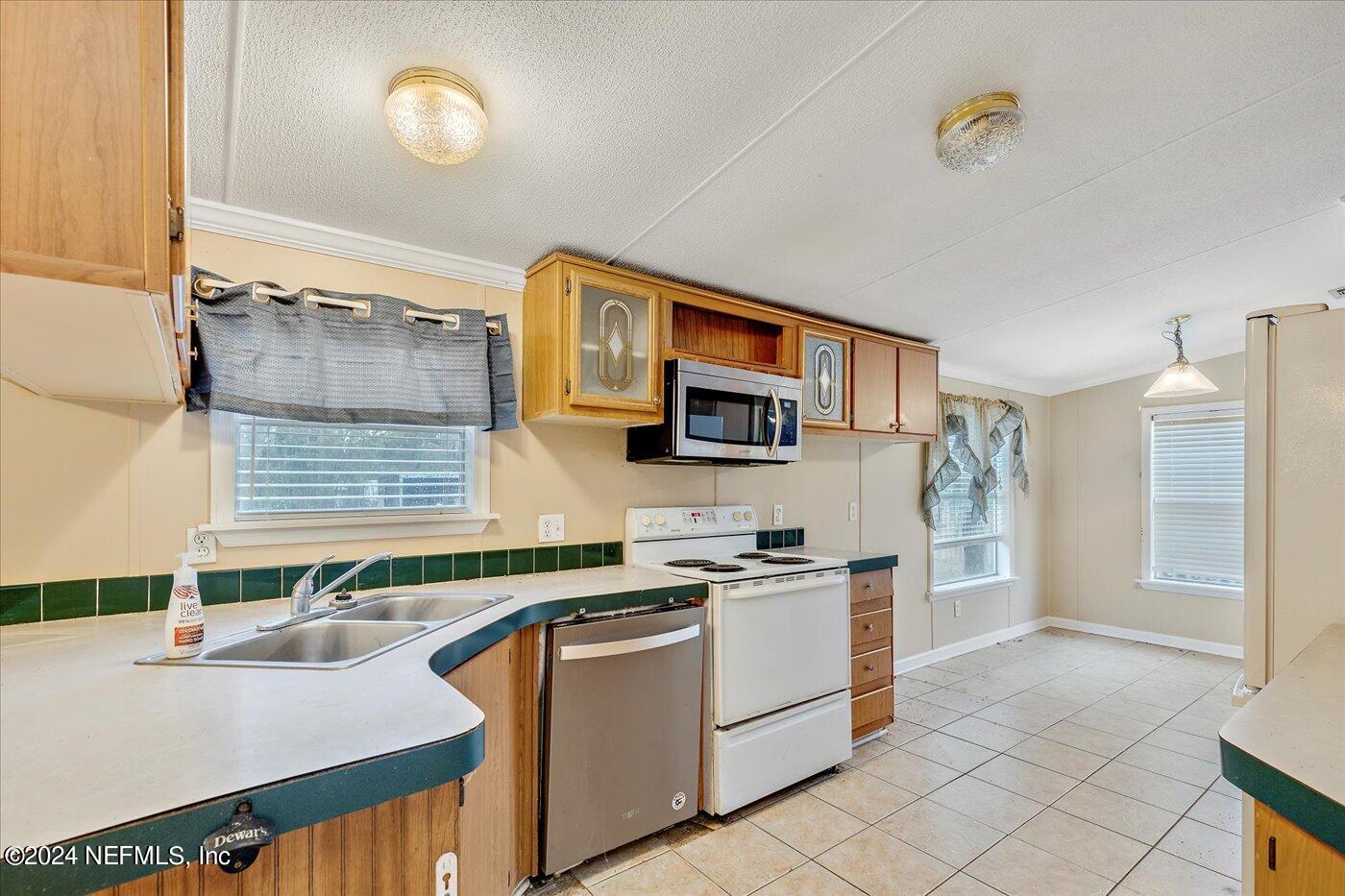 1428 STARRATT Road