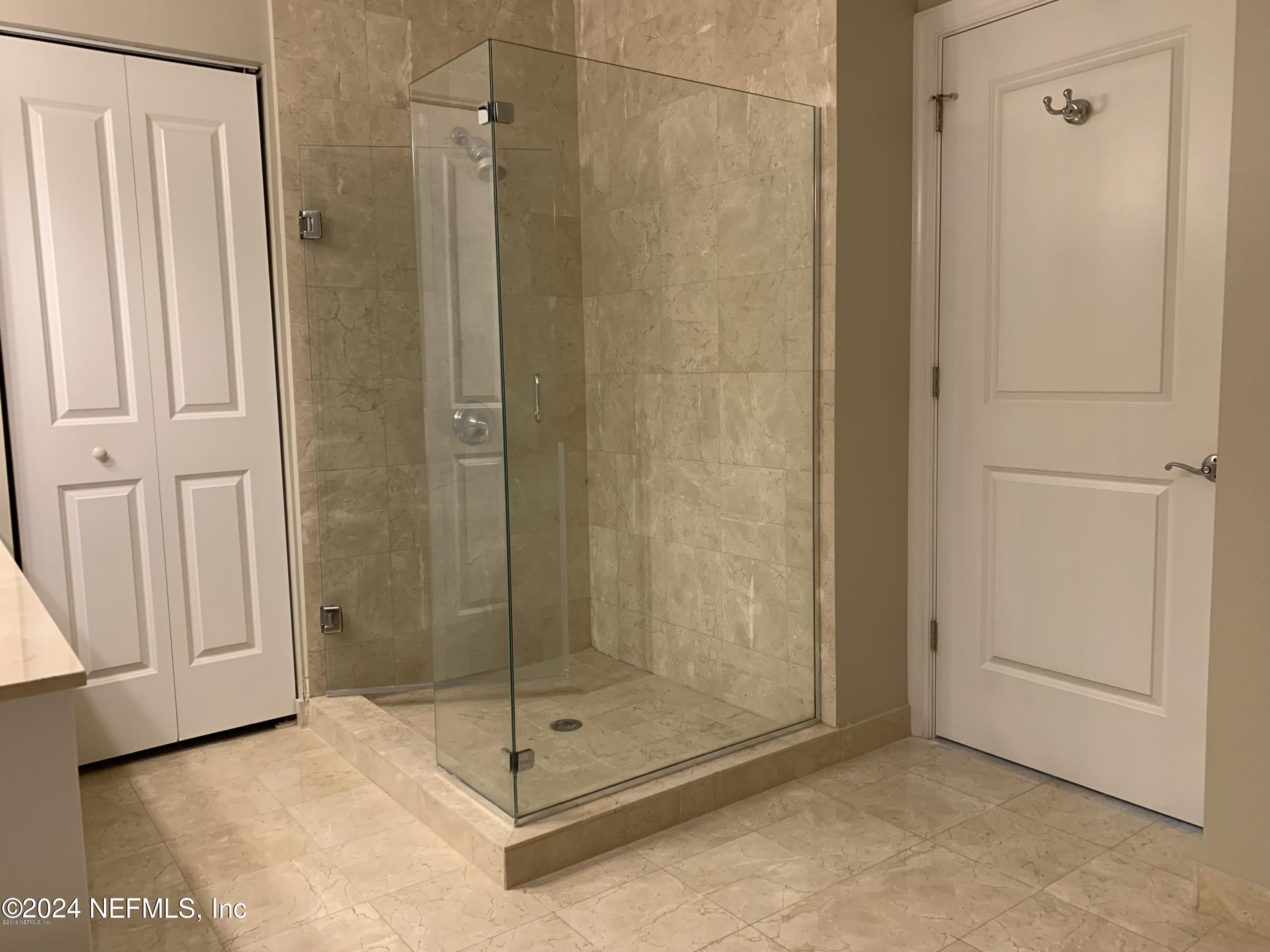 1431 RIVERPLACE Boulevard, 3401