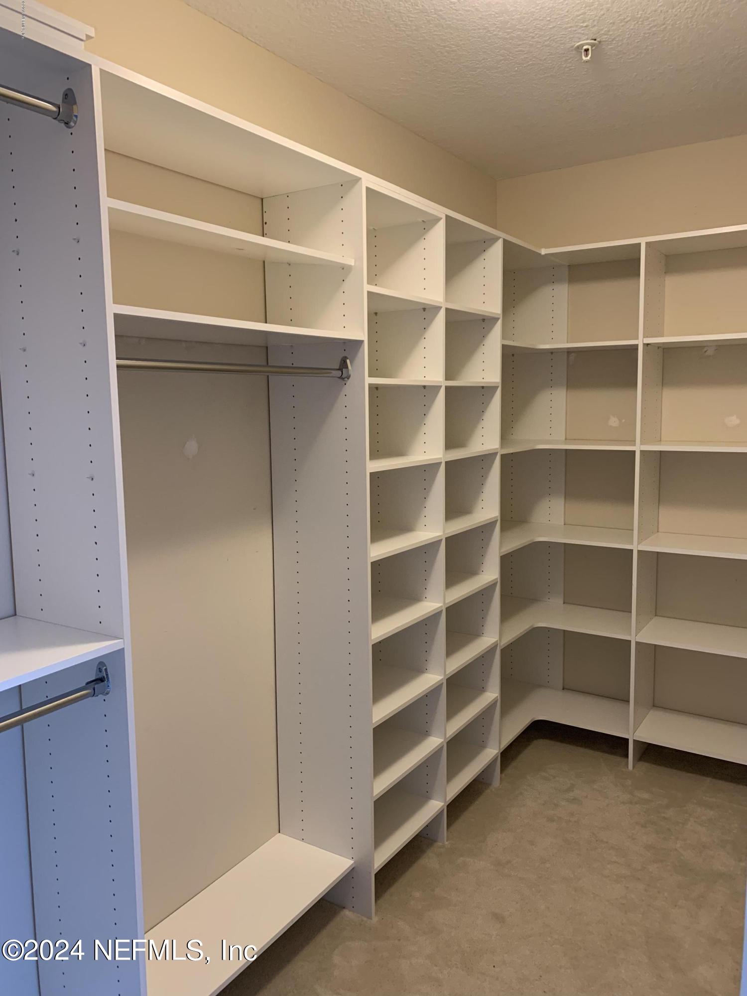 1431 RIVERPLACE Boulevard, 3401