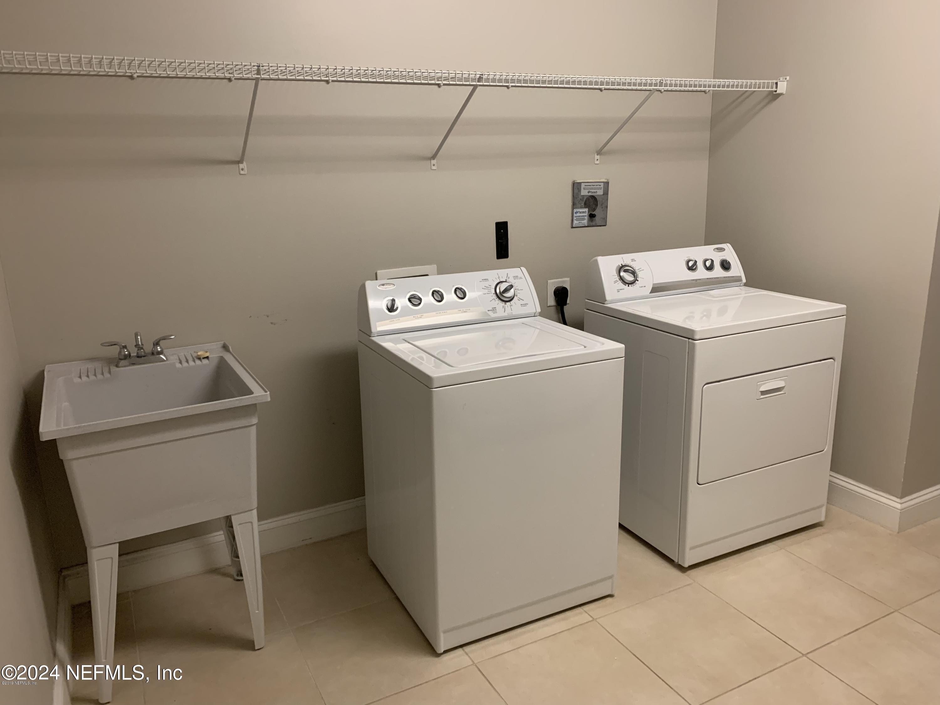 1431 RIVERPLACE Boulevard, 3401