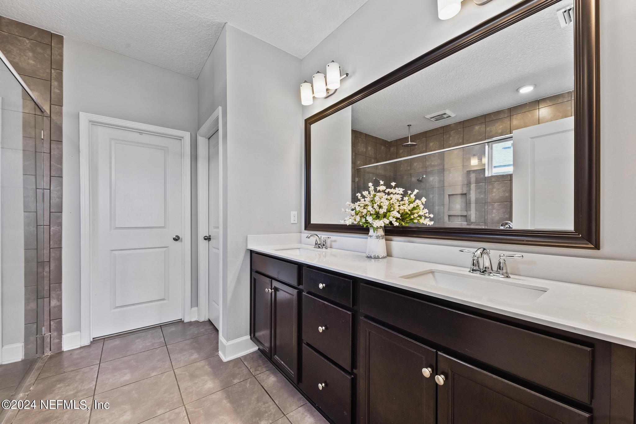 606 STONE RIDGE Drive