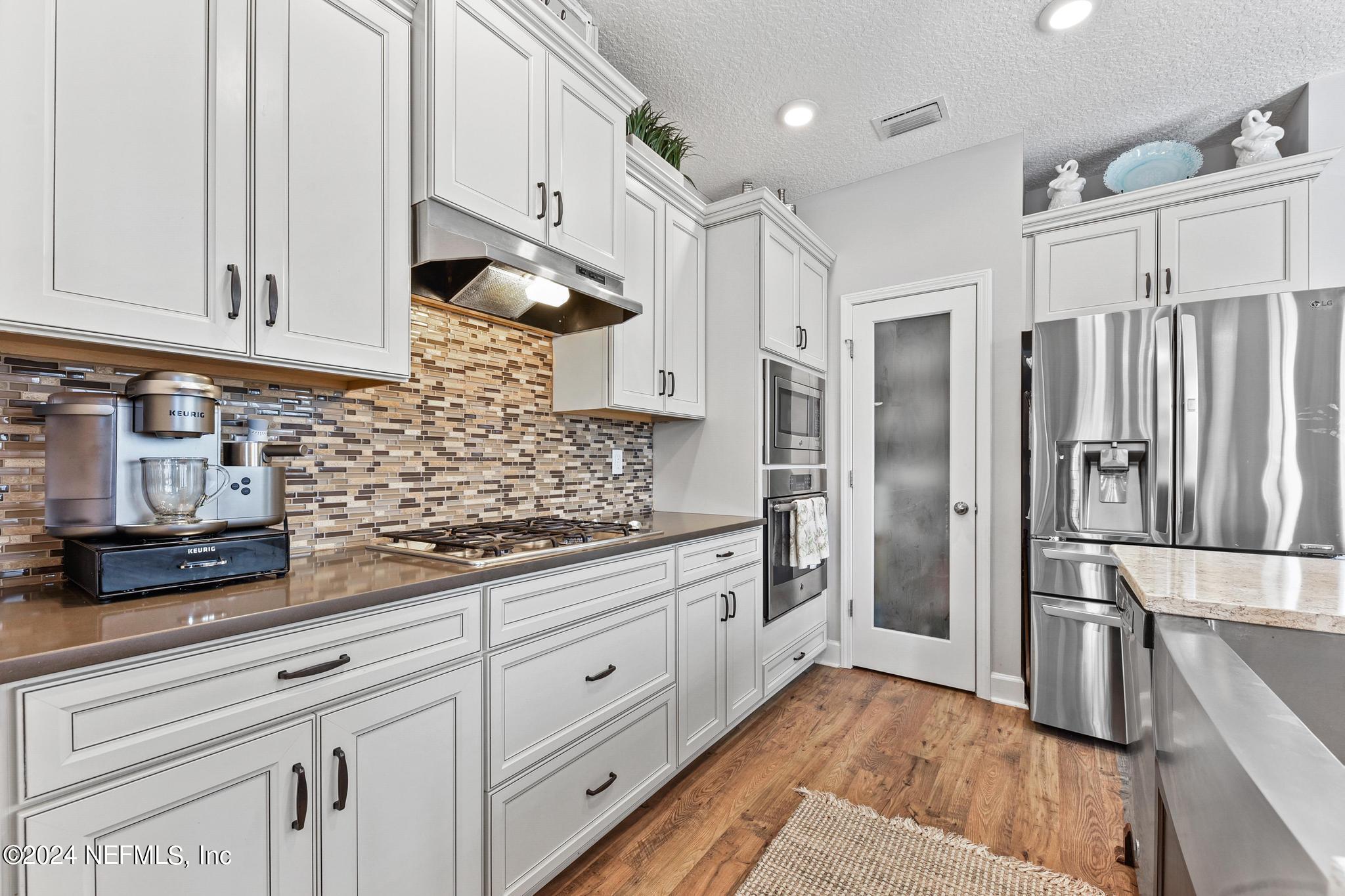 606 STONE RIDGE Drive