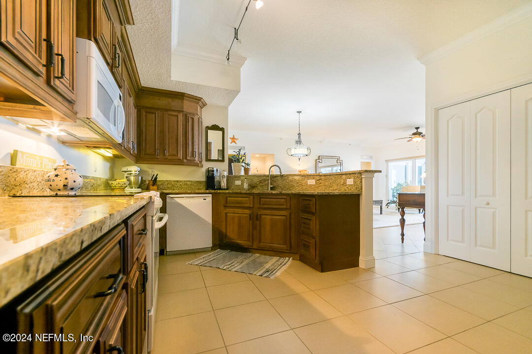 1236 1ST Street N, 602