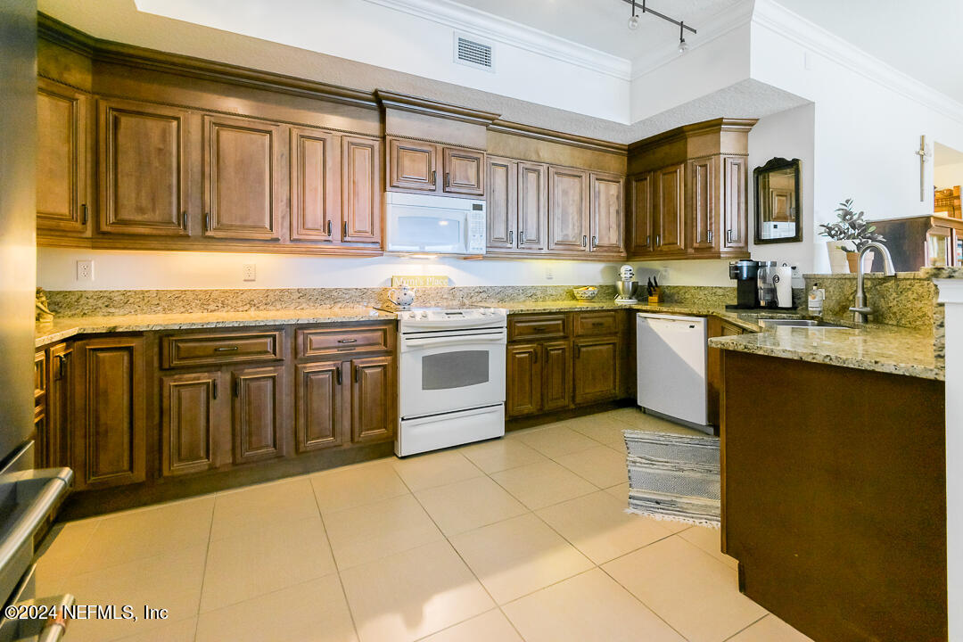 1236 1ST Street N, 602