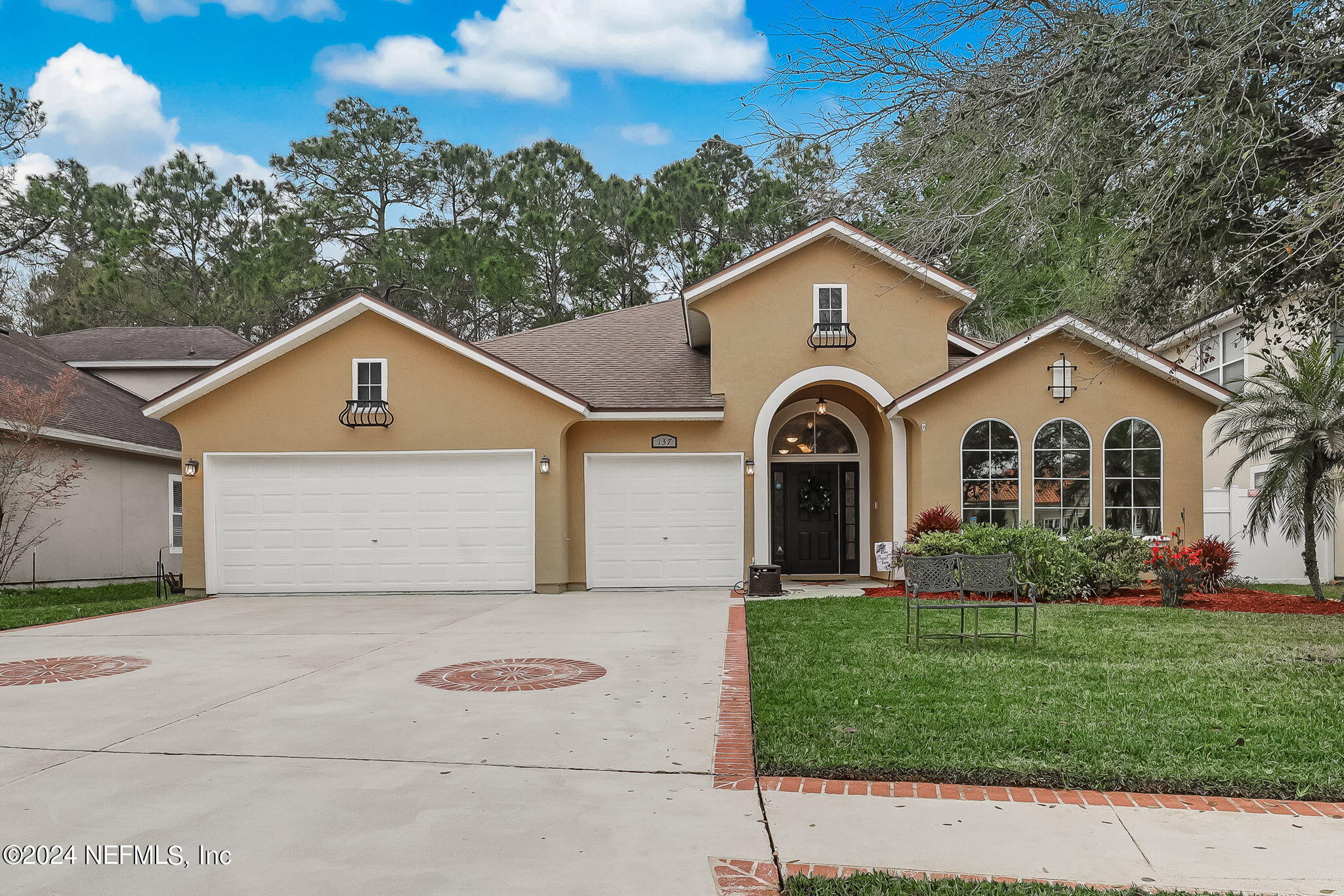 137 CASA SEVILLA Avenue