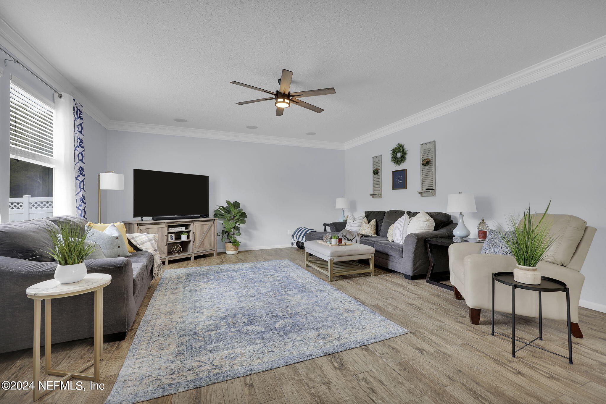 137 CRESTHAVEN Place