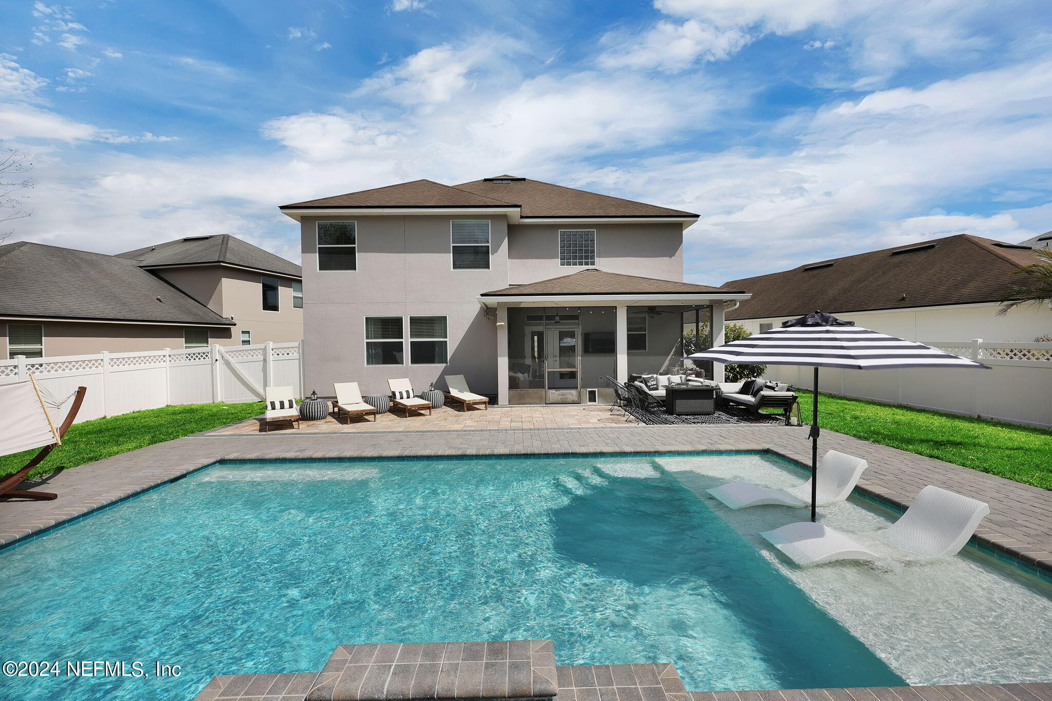 137 CRESTHAVEN Place