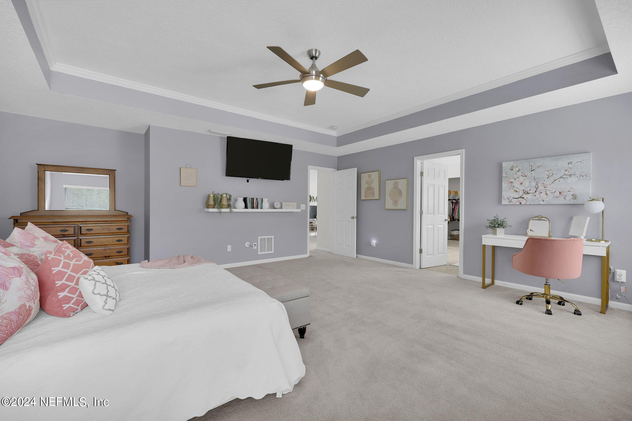 137 CRESTHAVEN Place