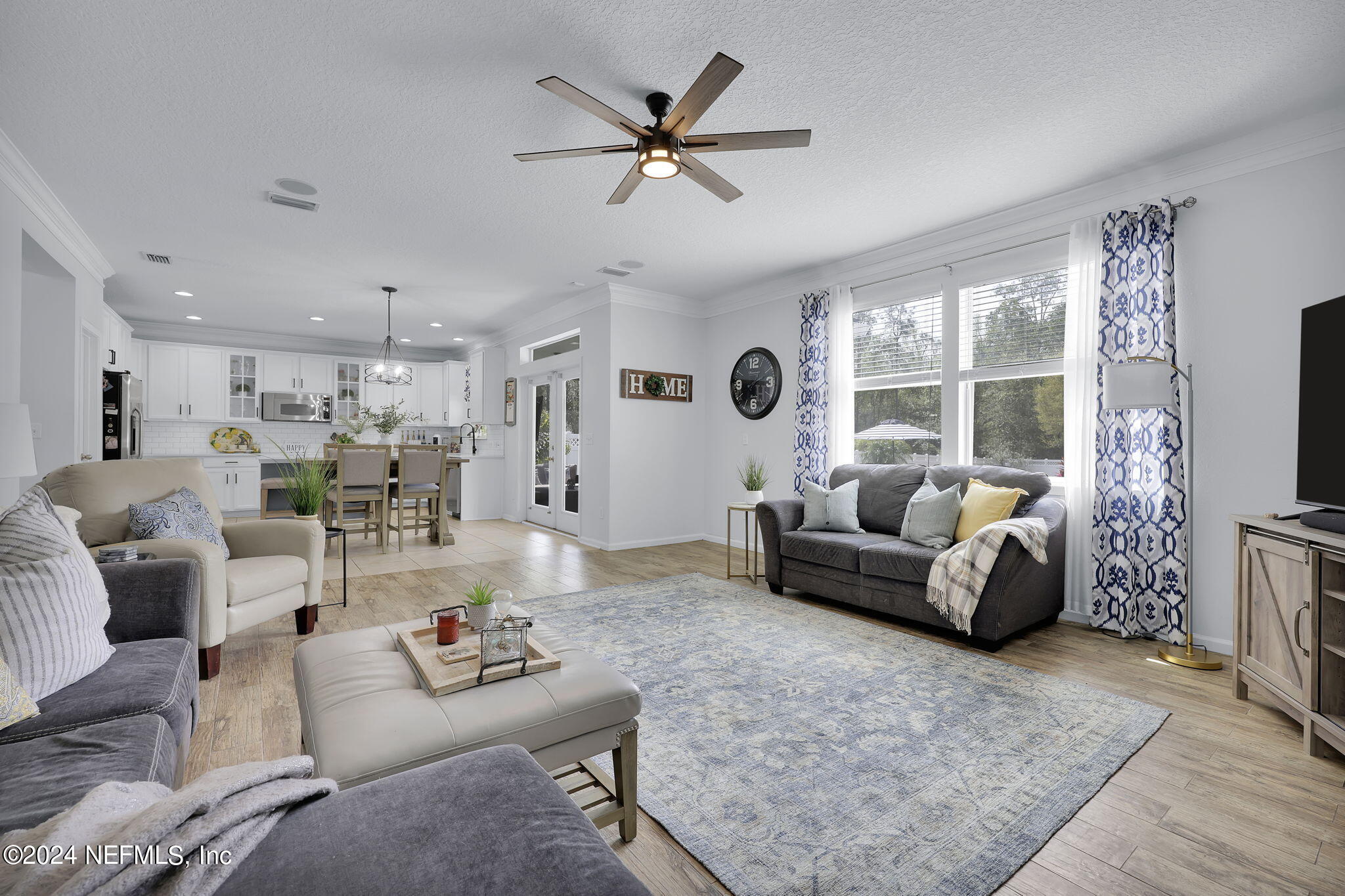 137 CRESTHAVEN Place