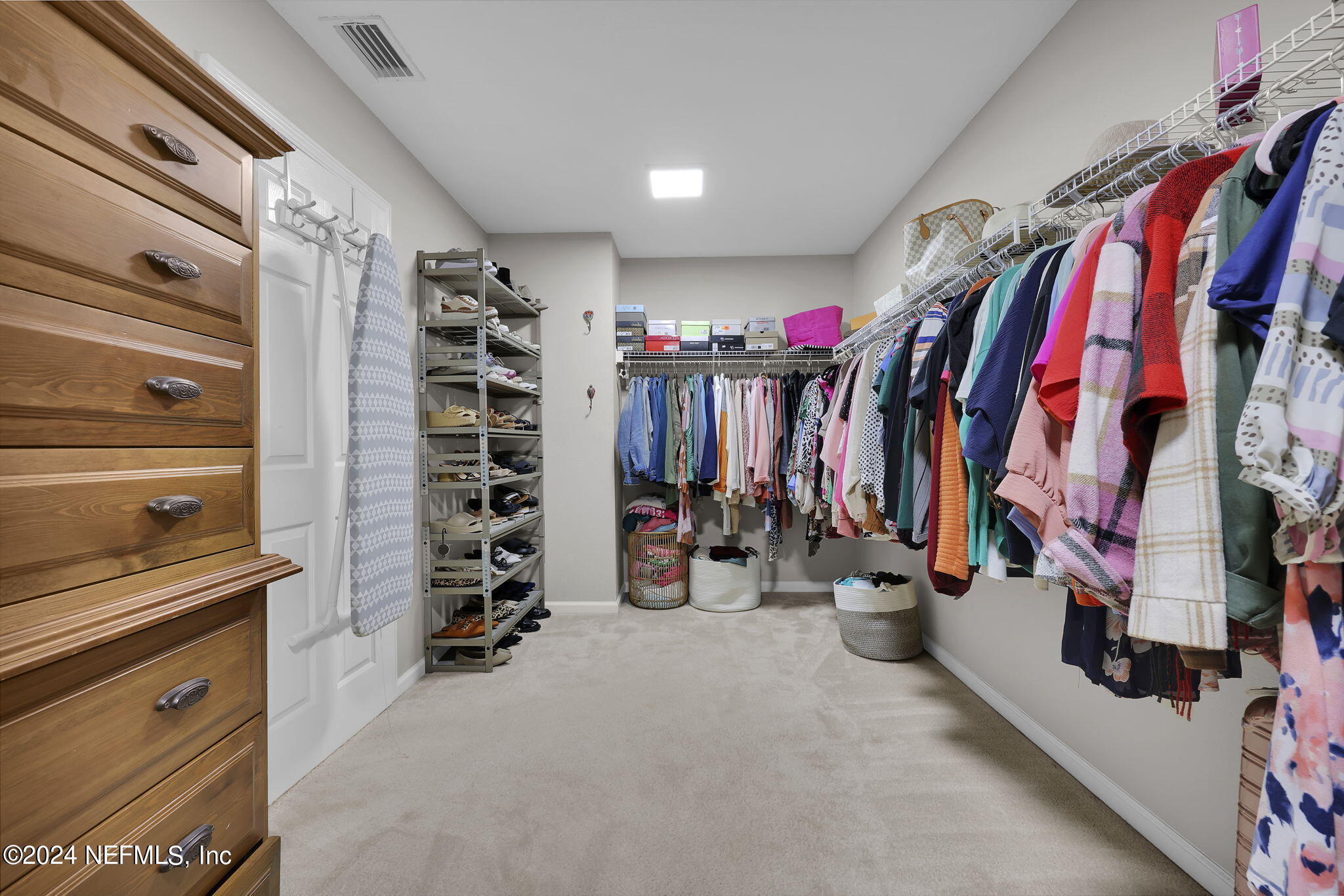 137 CRESTHAVEN Place