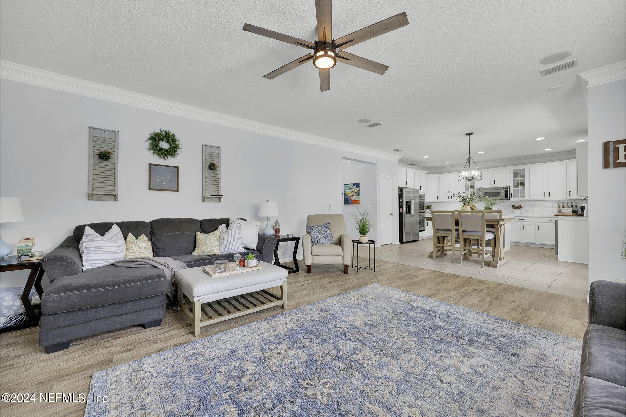 137 CRESTHAVEN Place