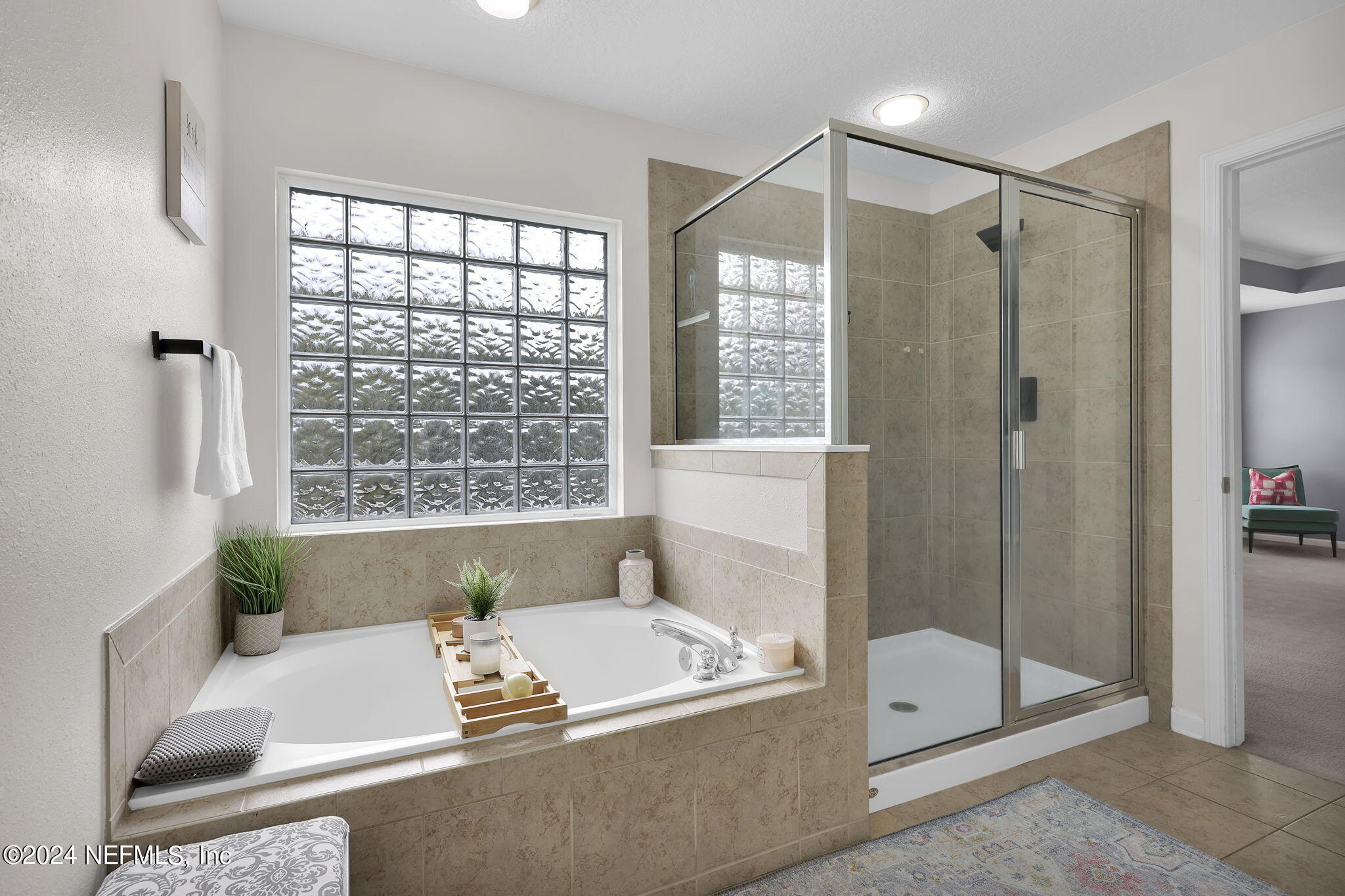 137 CRESTHAVEN Place