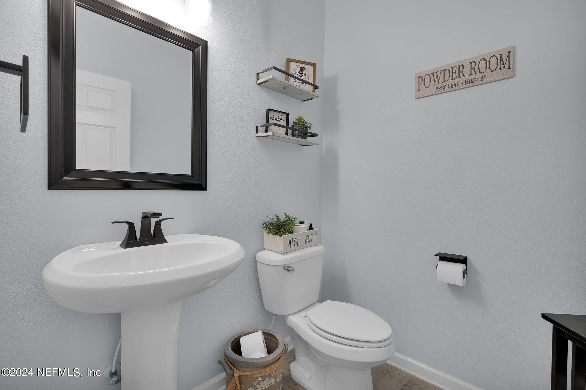 137 CRESTHAVEN Place