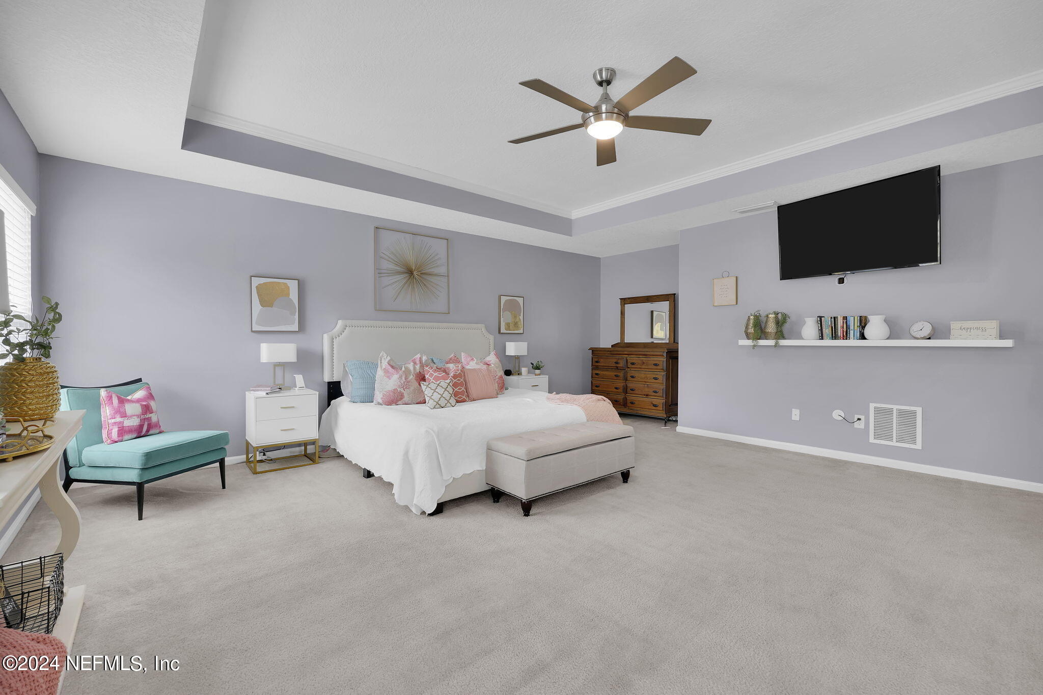 137 CRESTHAVEN Place