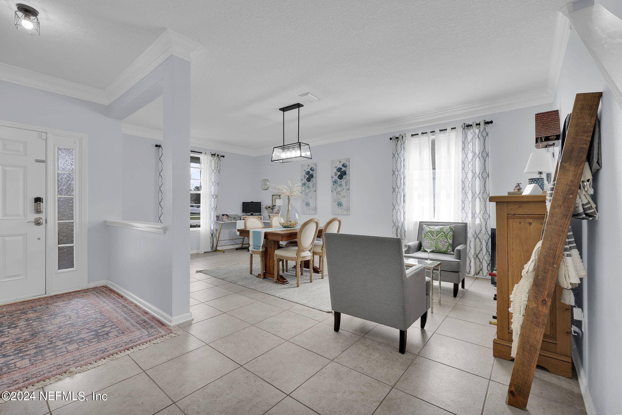 137 CRESTHAVEN Place