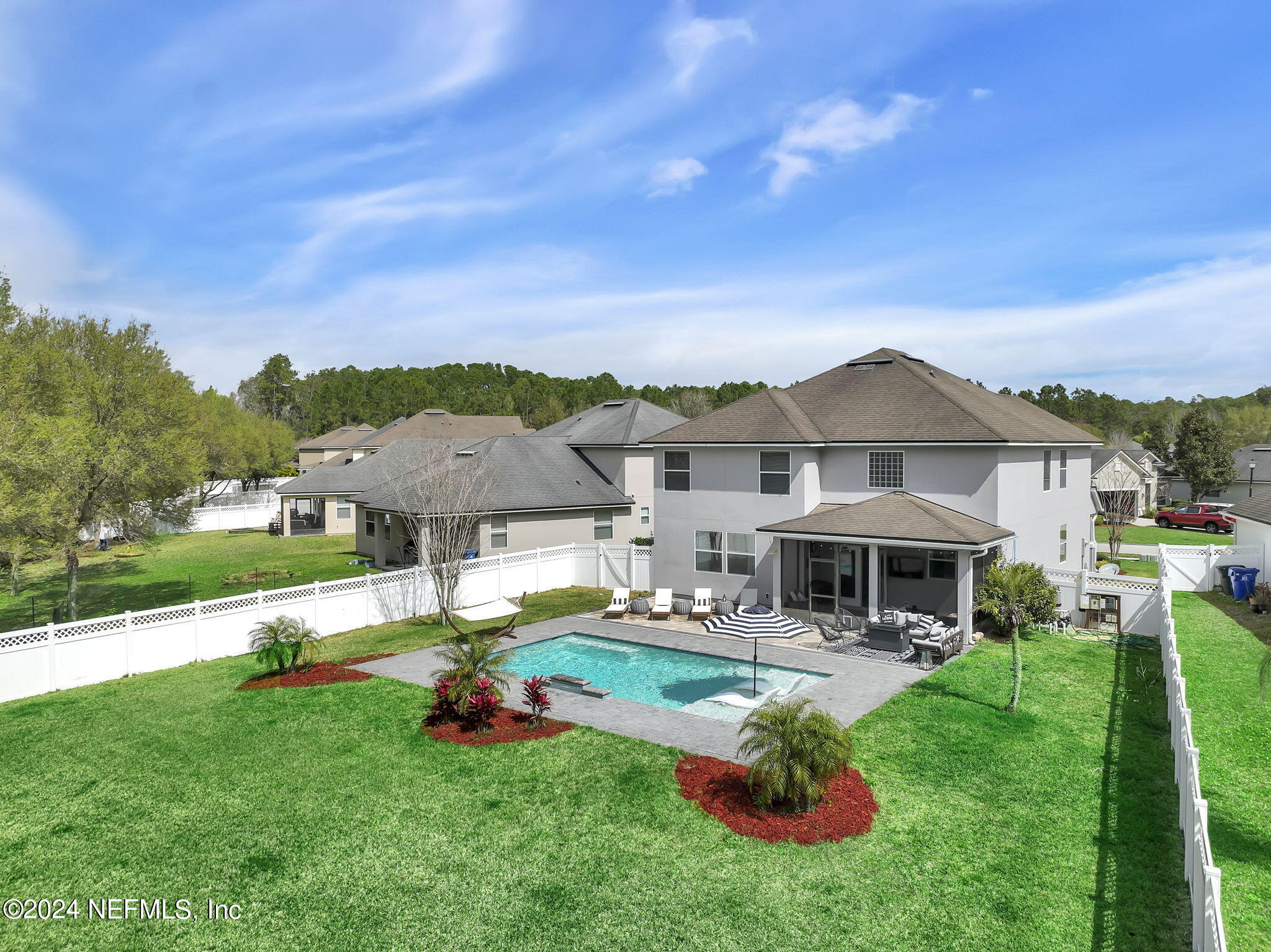 137 CRESTHAVEN Place