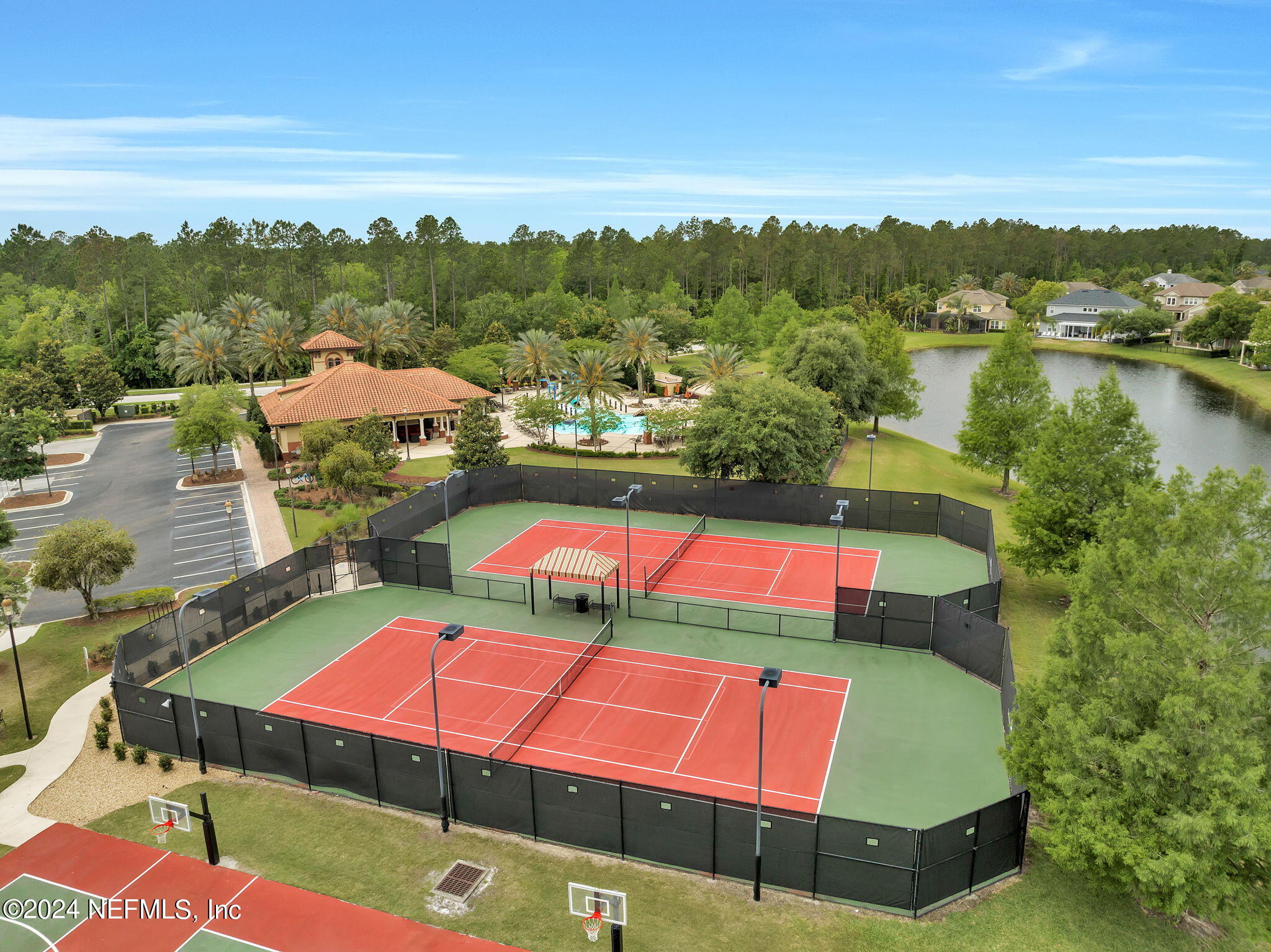 137 CRESTHAVEN Place