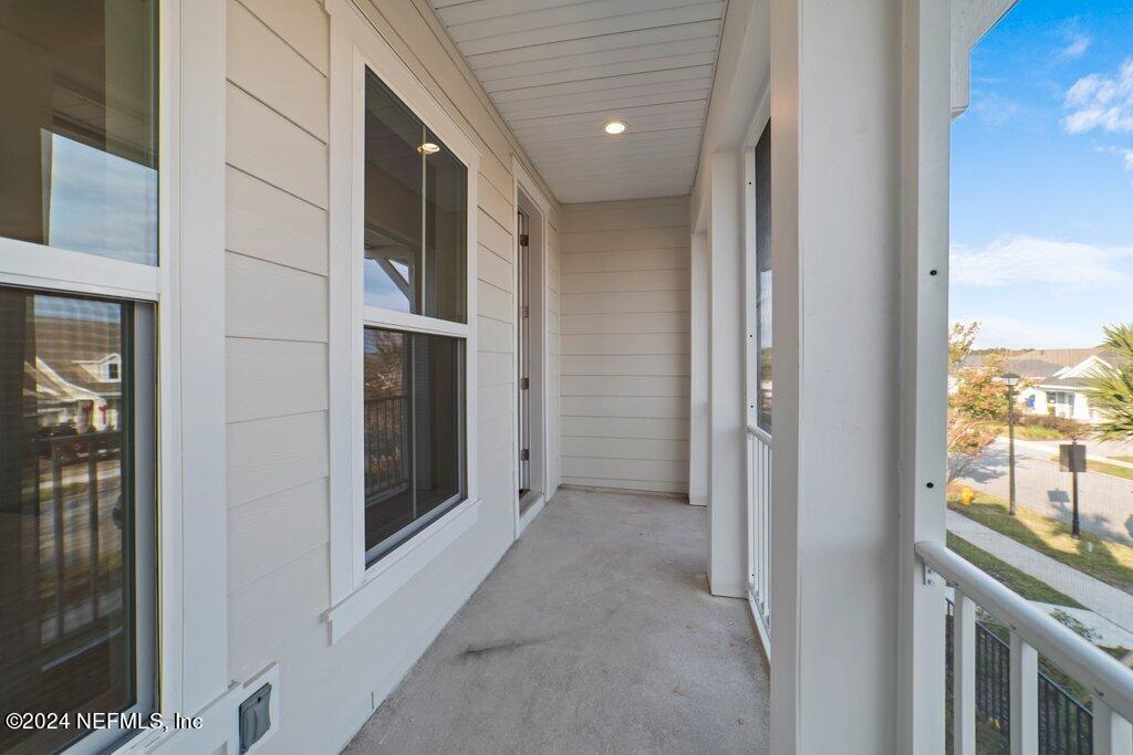405 CRESTVIEW Drive