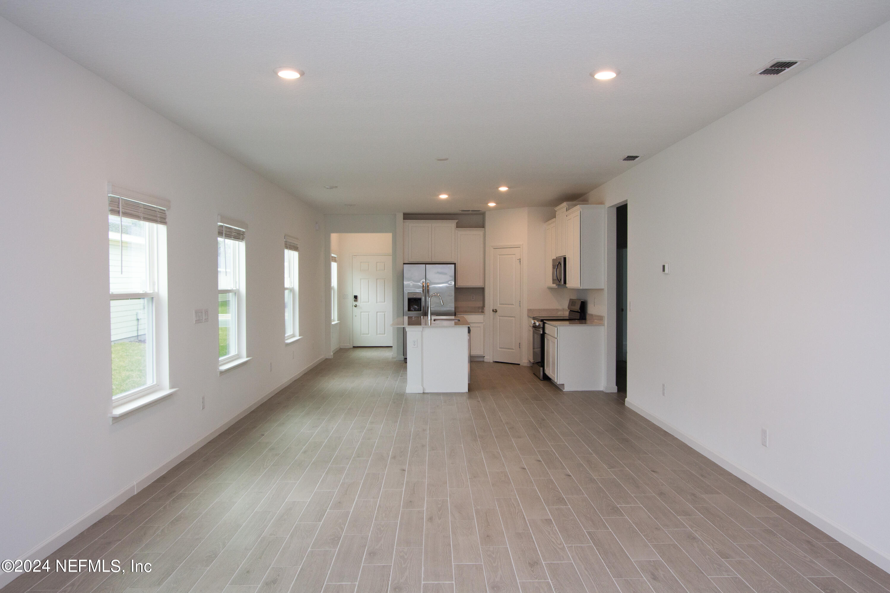 212 LAKE SINCLAIR Street