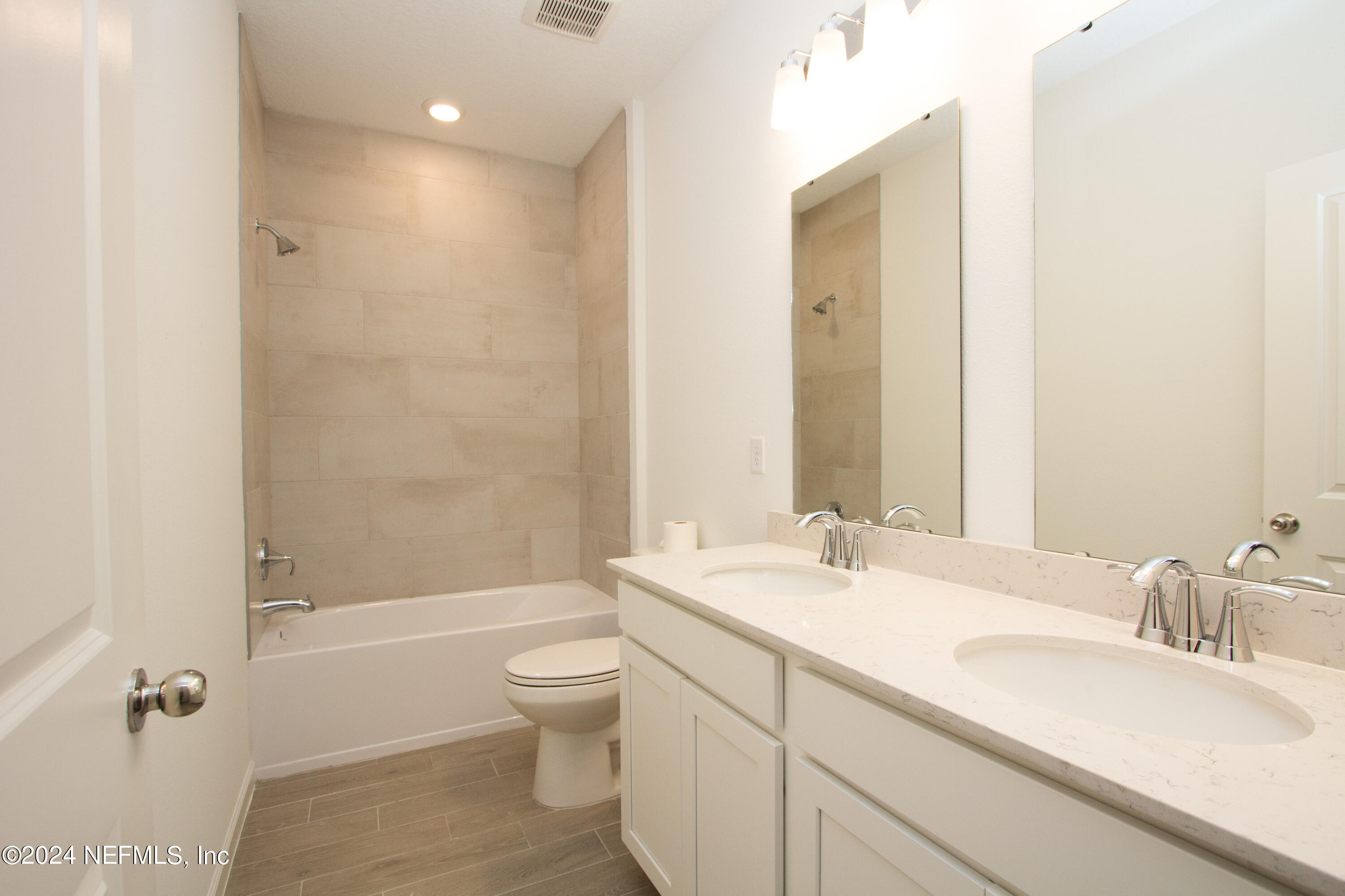 212 LAKE SINCLAIR Street