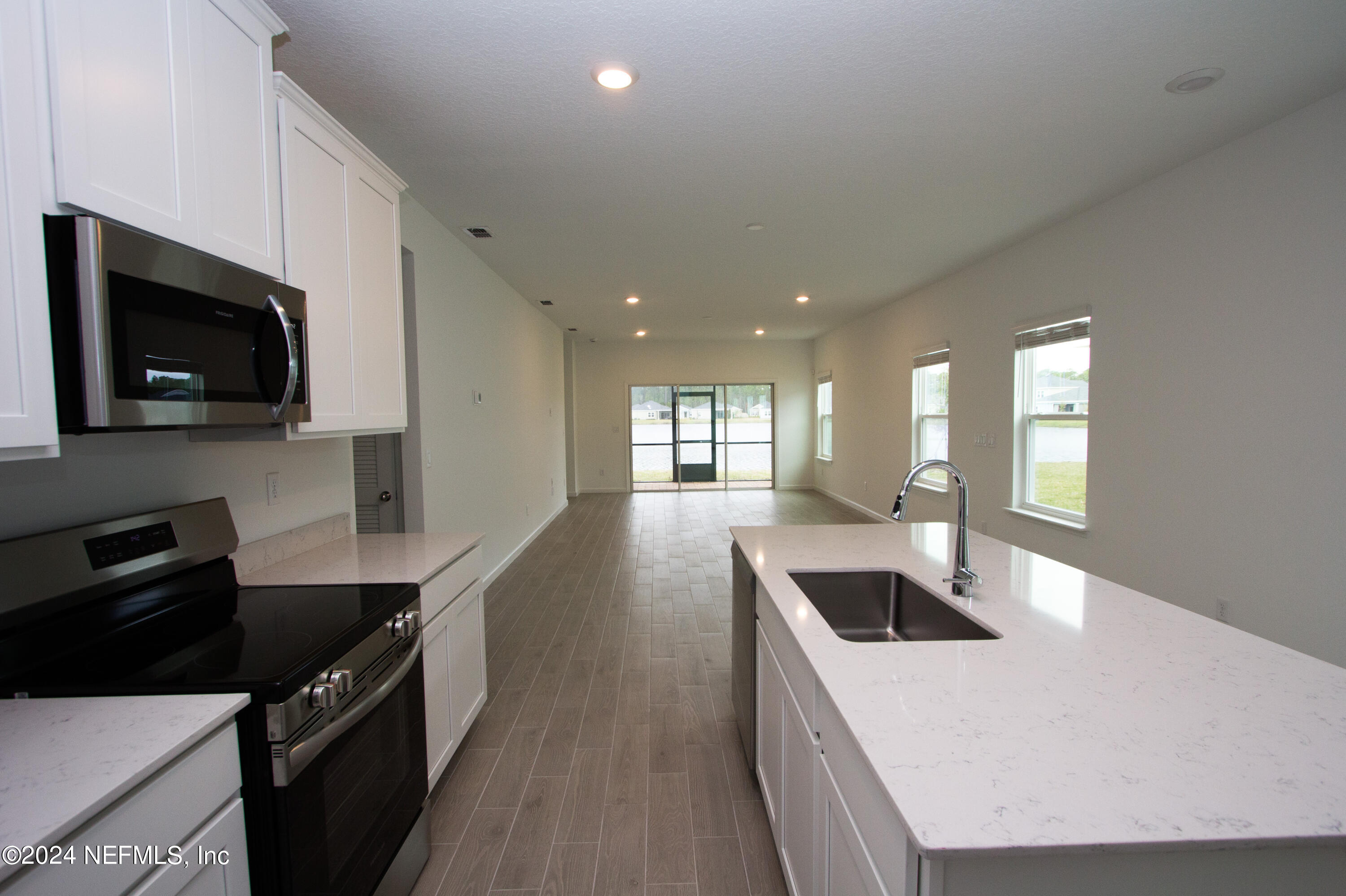 212 LAKE SINCLAIR Street