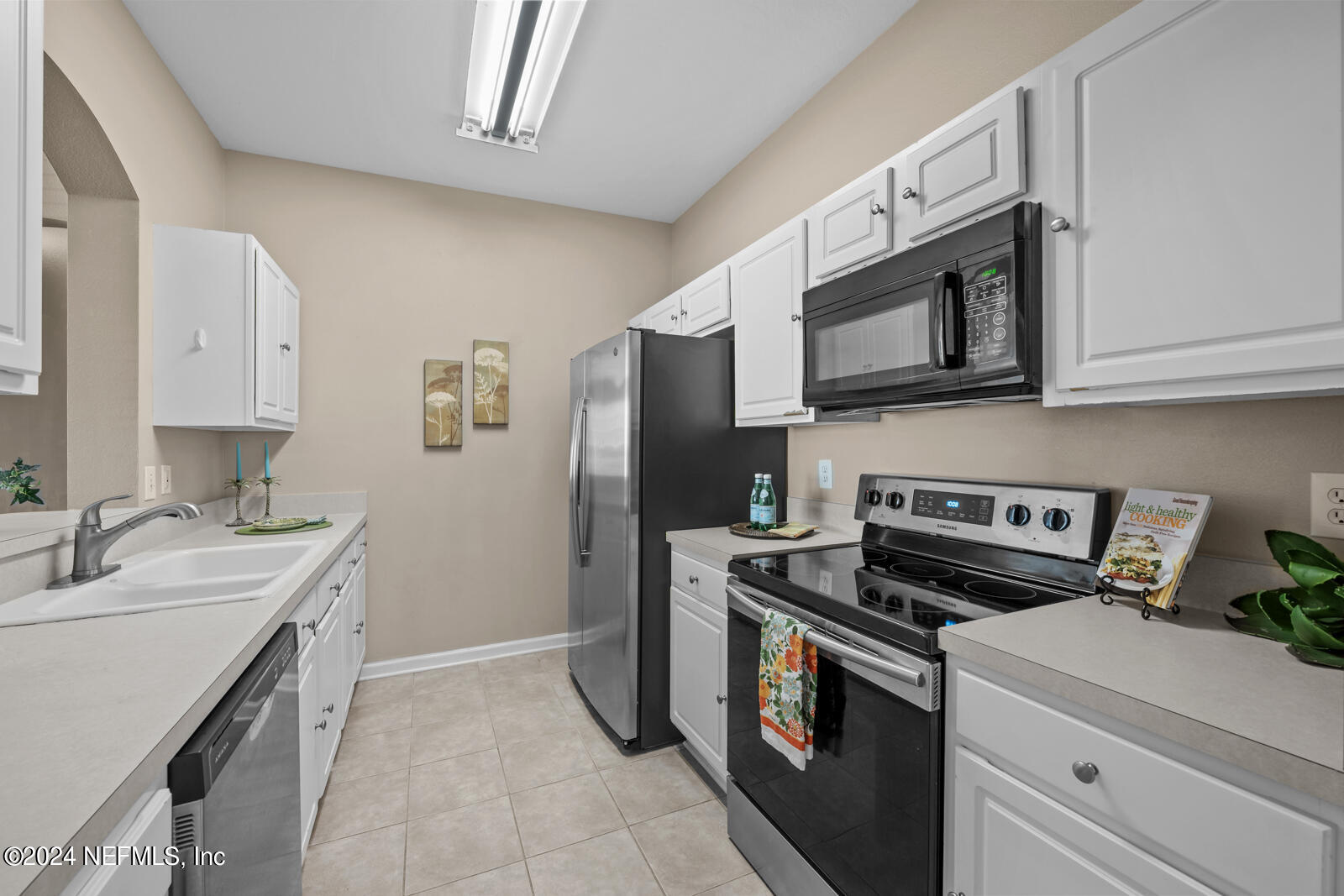 7990 BAYMEADOWS Road E, 905