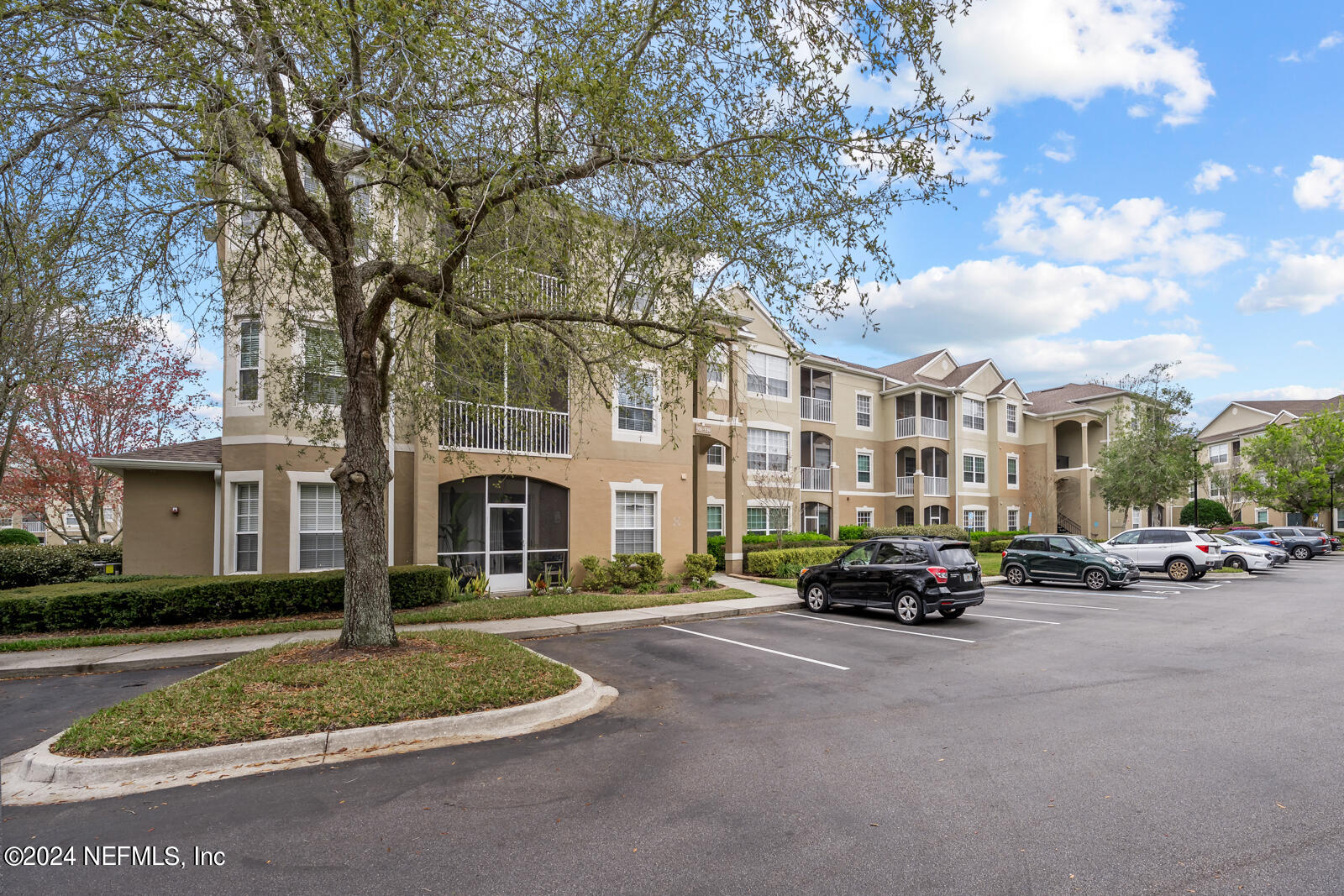 7990 BAYMEADOWS Road E, 905