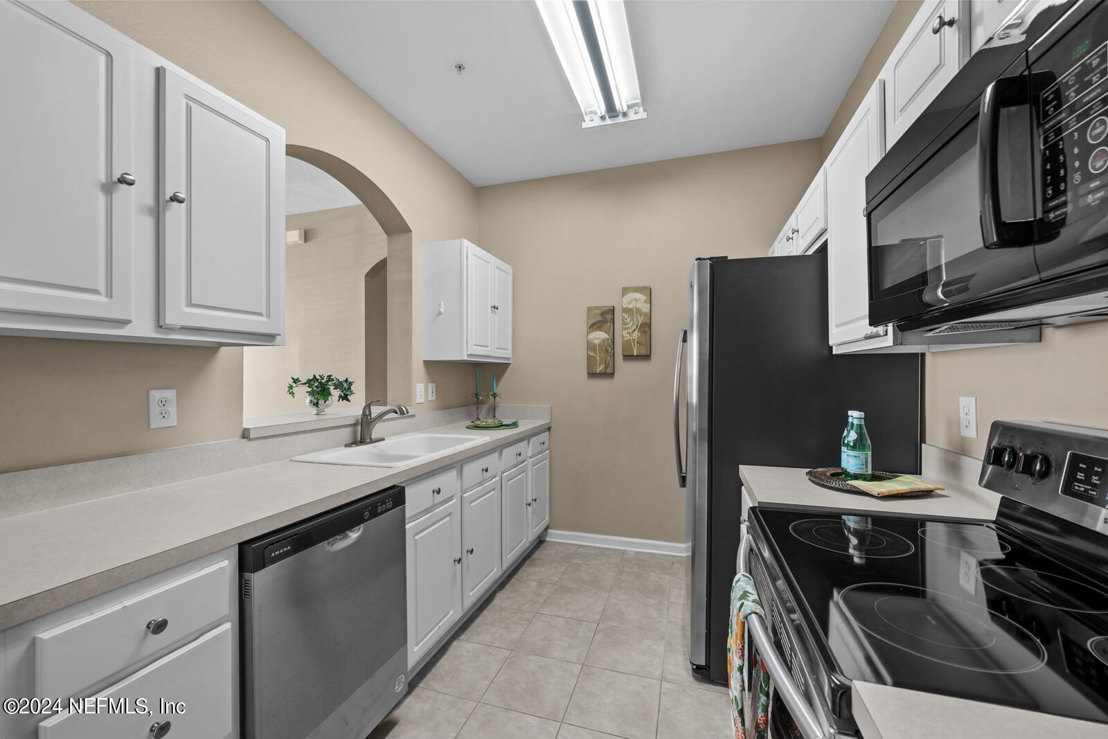 7990 BAYMEADOWS Road E, 905