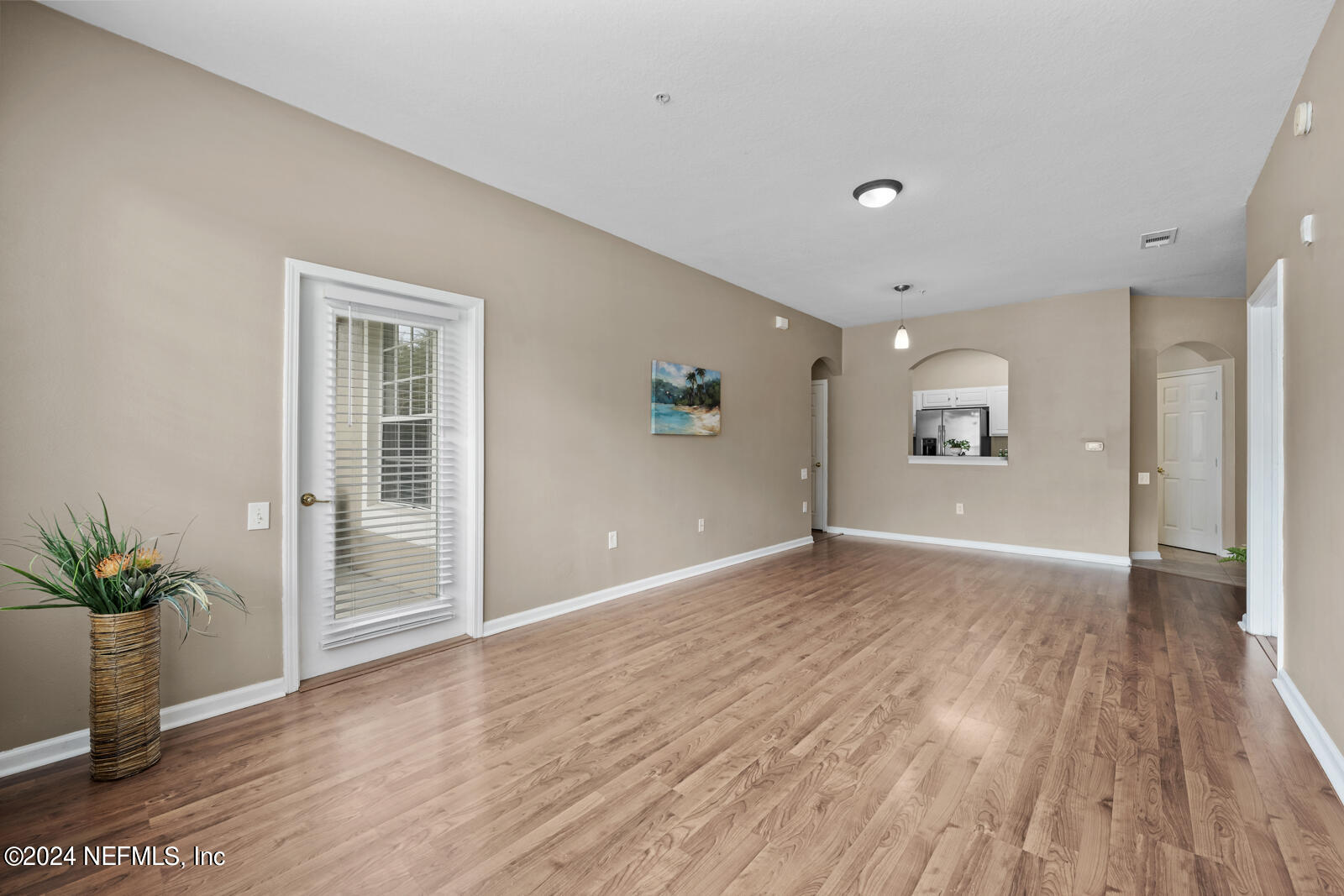 7990 BAYMEADOWS Road E, 905