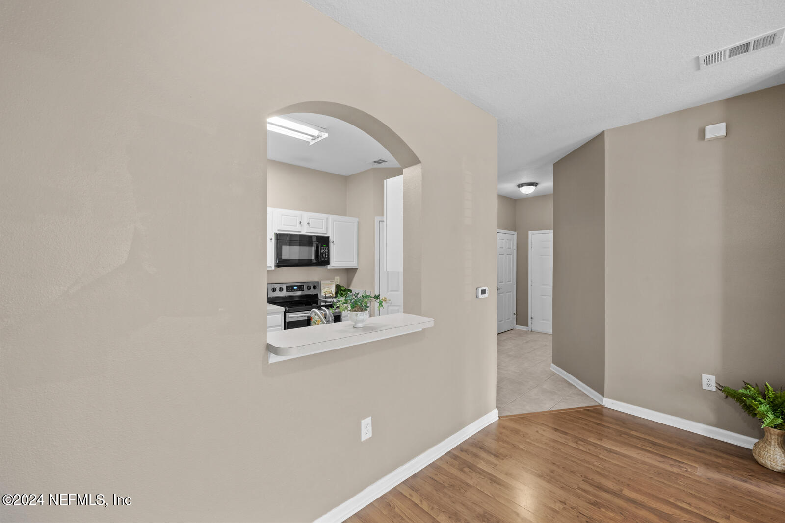 7990 BAYMEADOWS Road E, 905