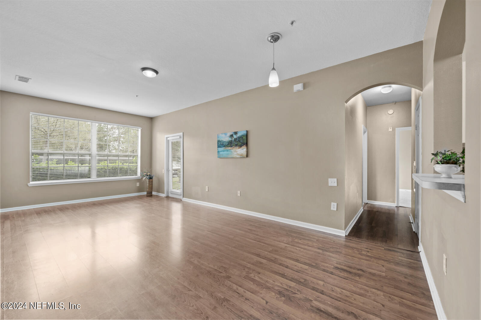 7990 BAYMEADOWS Road E, 905