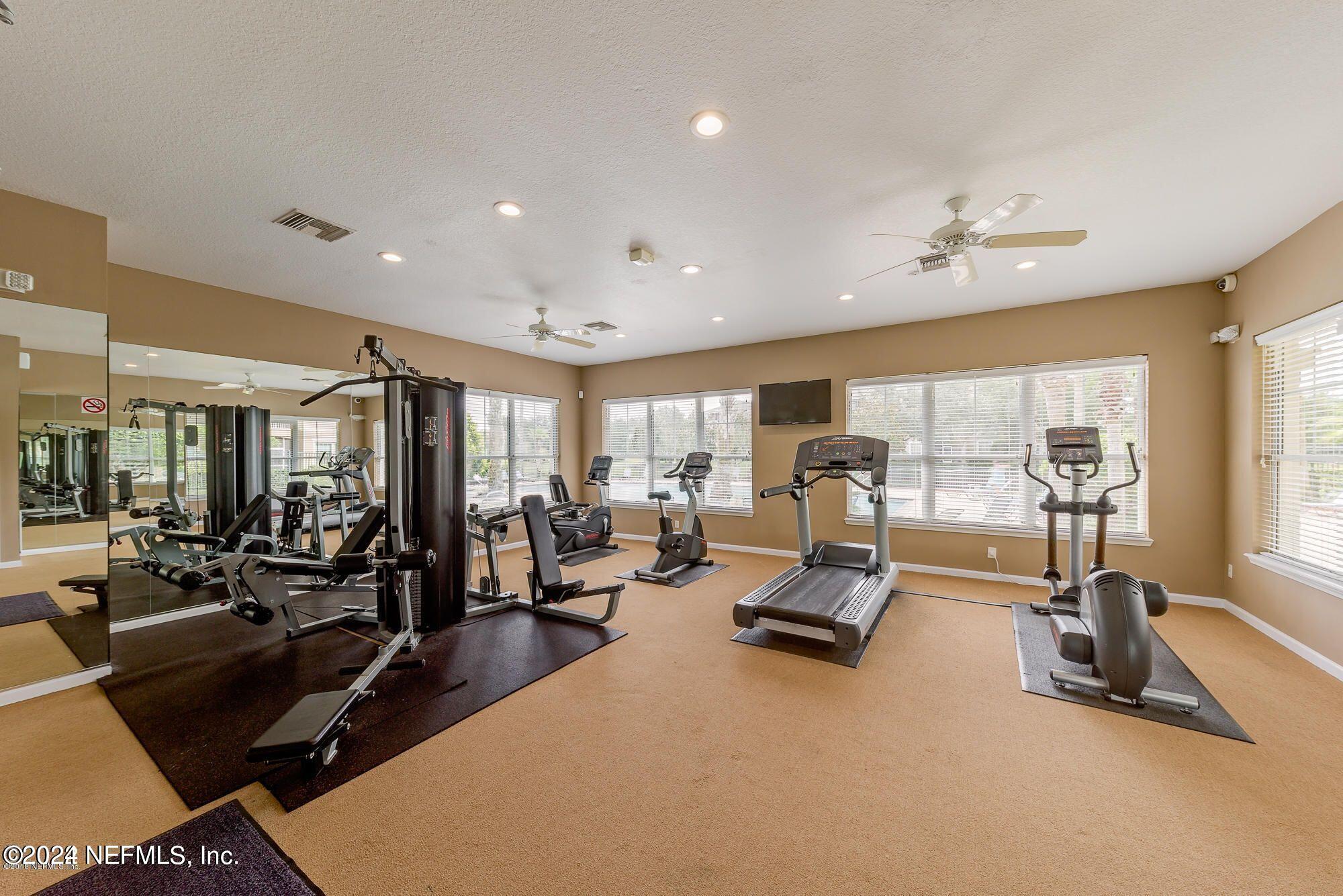7990 BAYMEADOWS Road E, 905