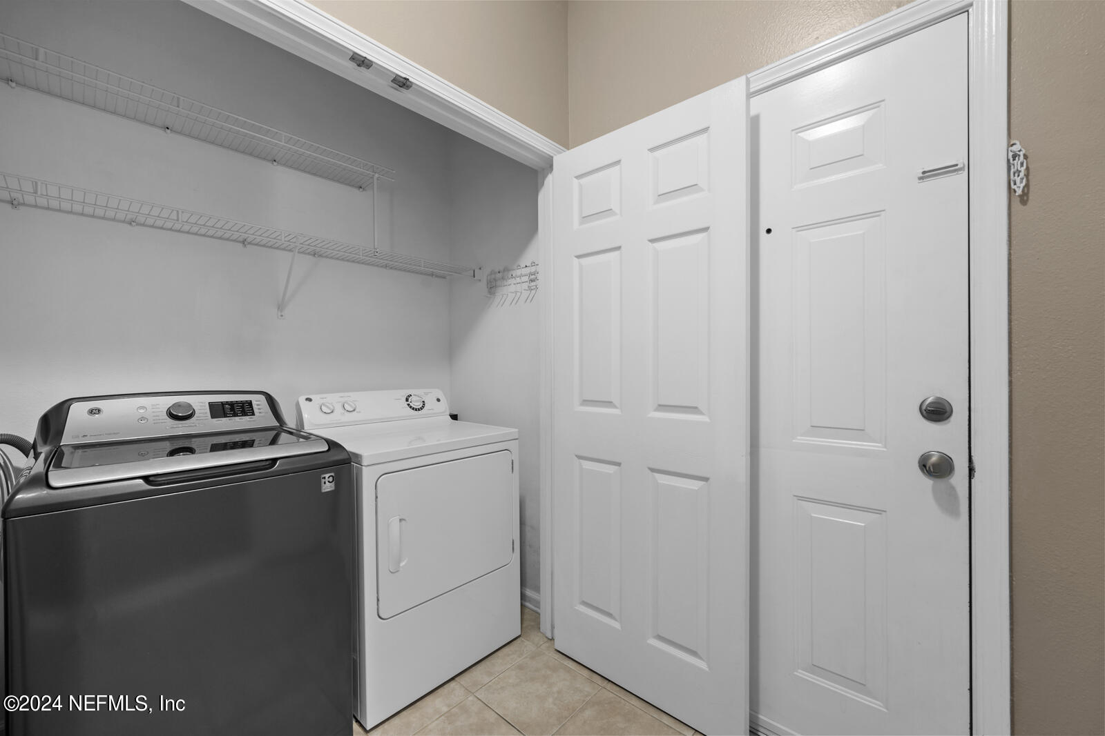7990 BAYMEADOWS Road E, 905