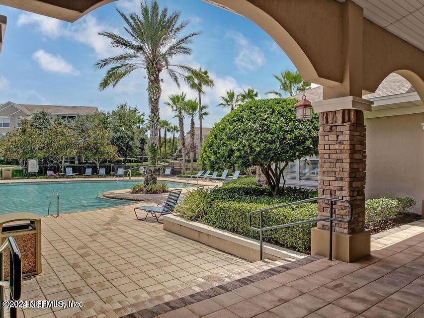7990 BAYMEADOWS Road E, 905