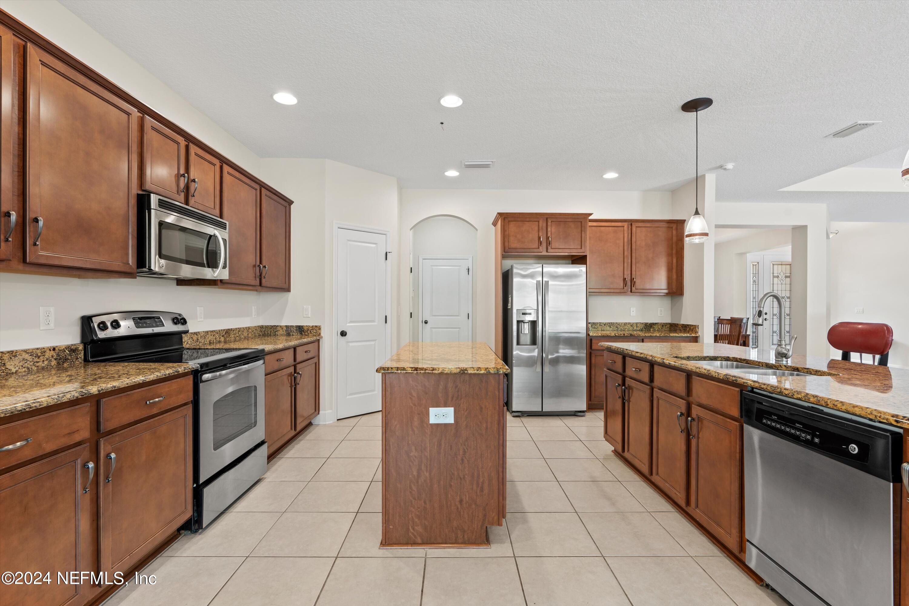 4220 HAZELBROOK Lane