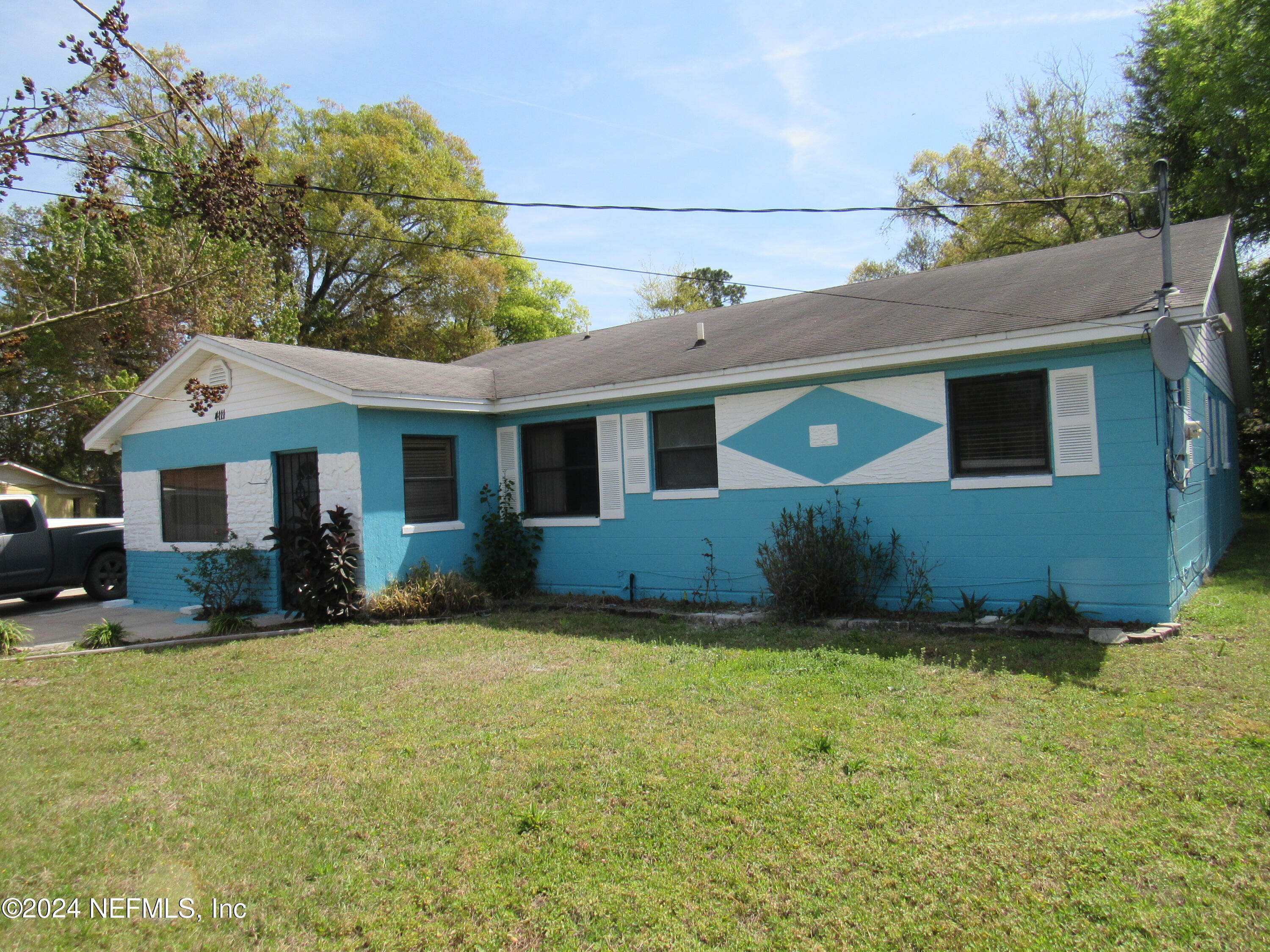 4111 LEONARD Court W
