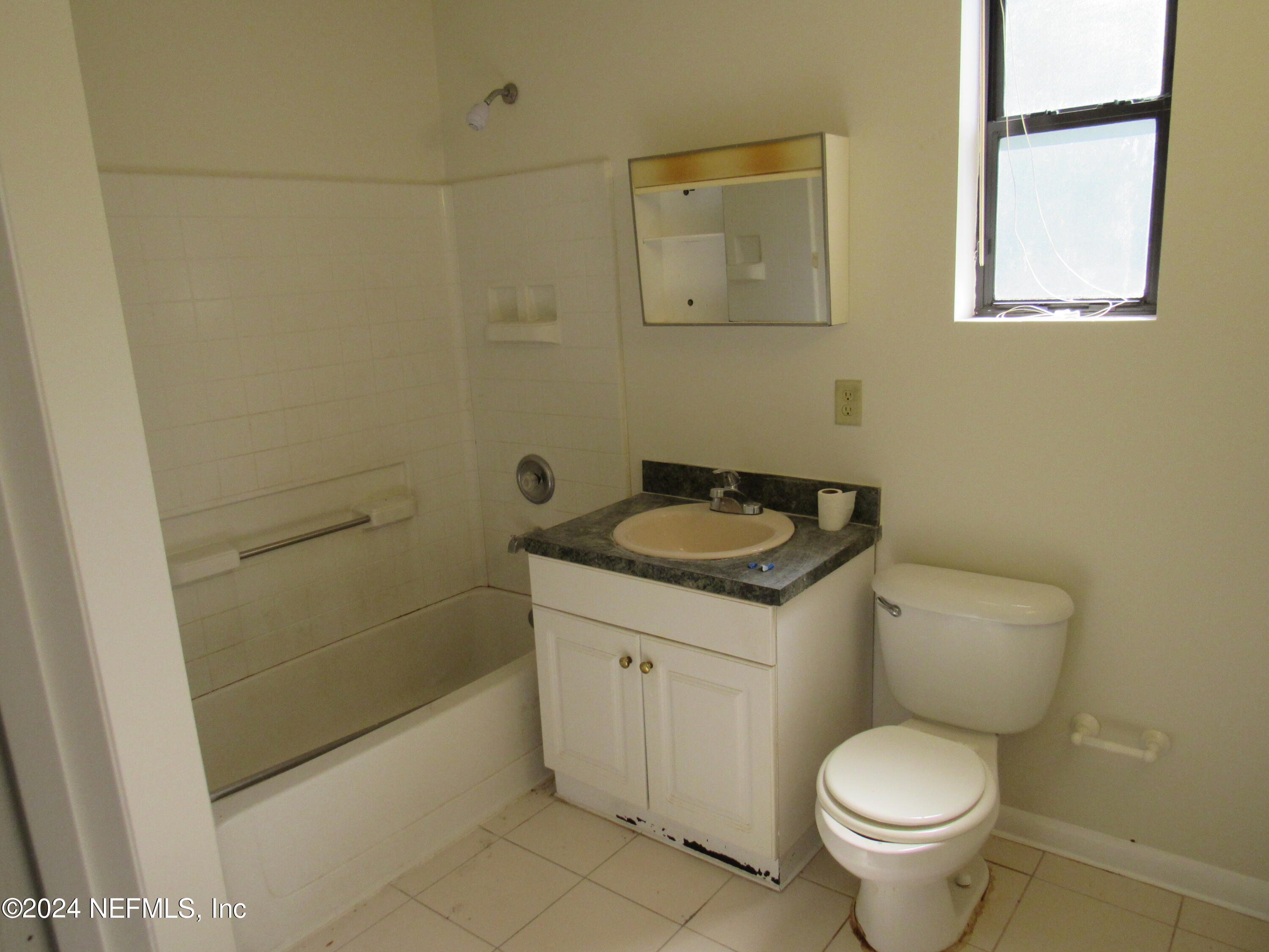 4111 LEONARD Court W