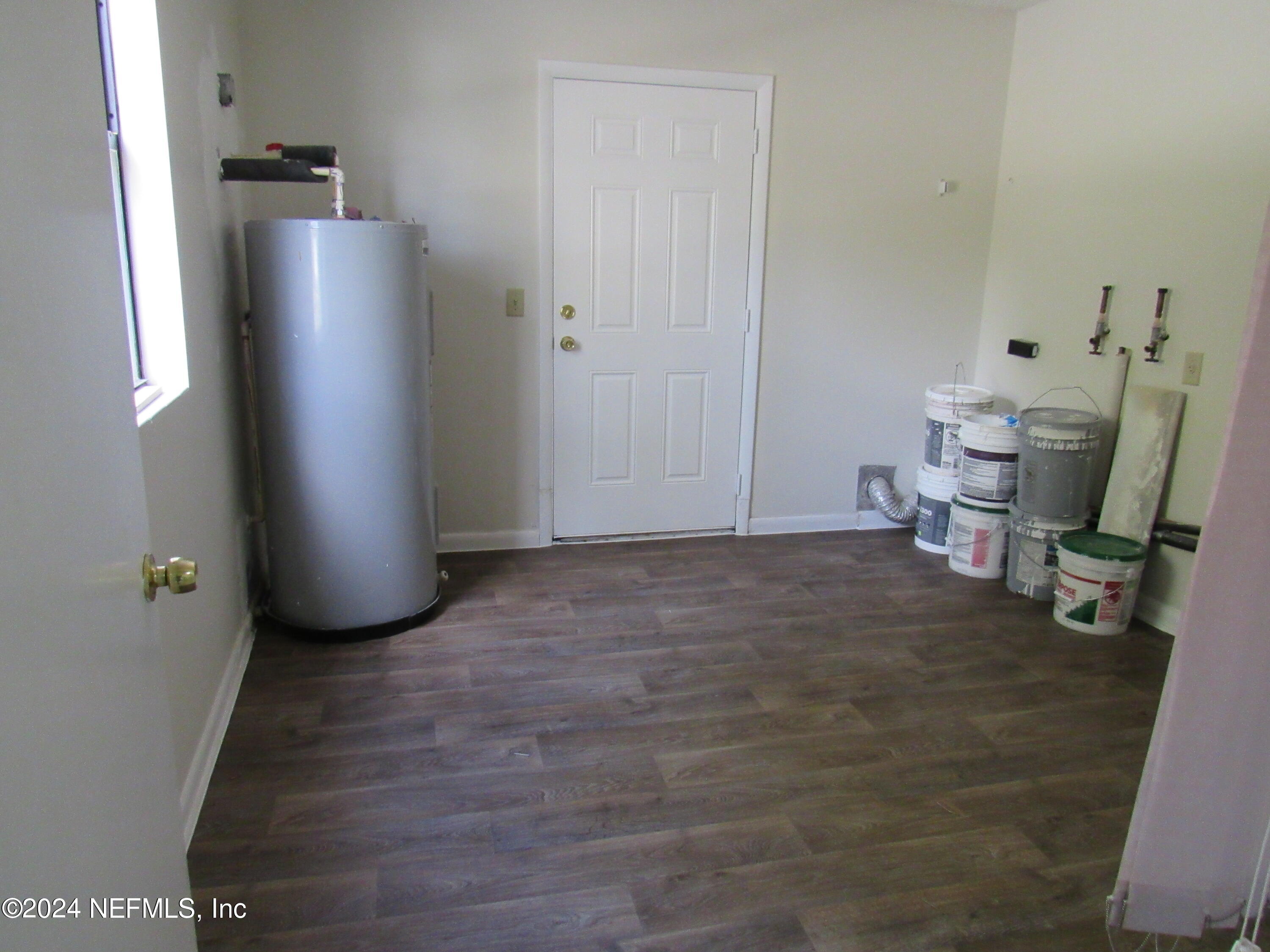 4111 LEONARD Court W