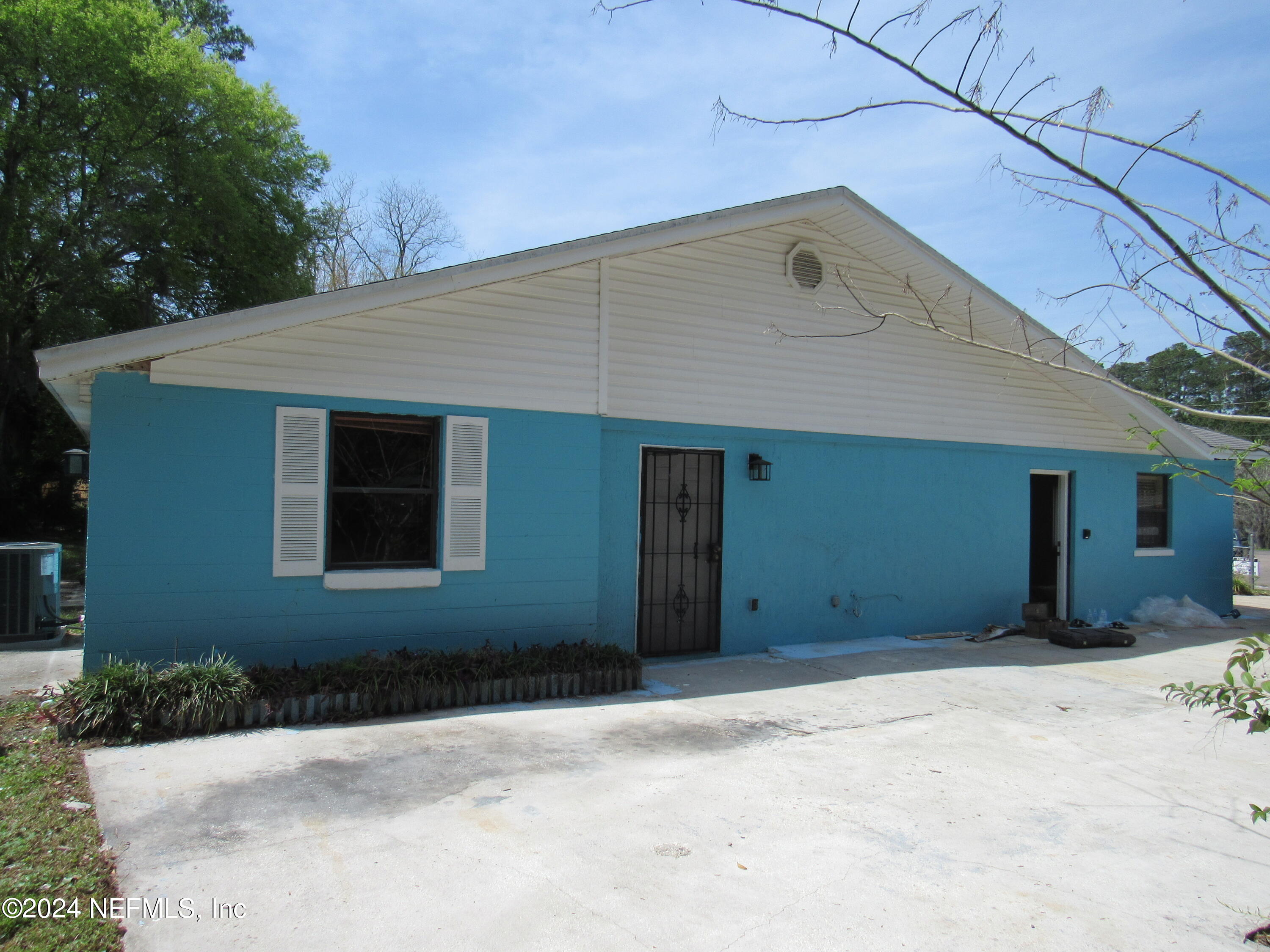 4111 LEONARD Court W