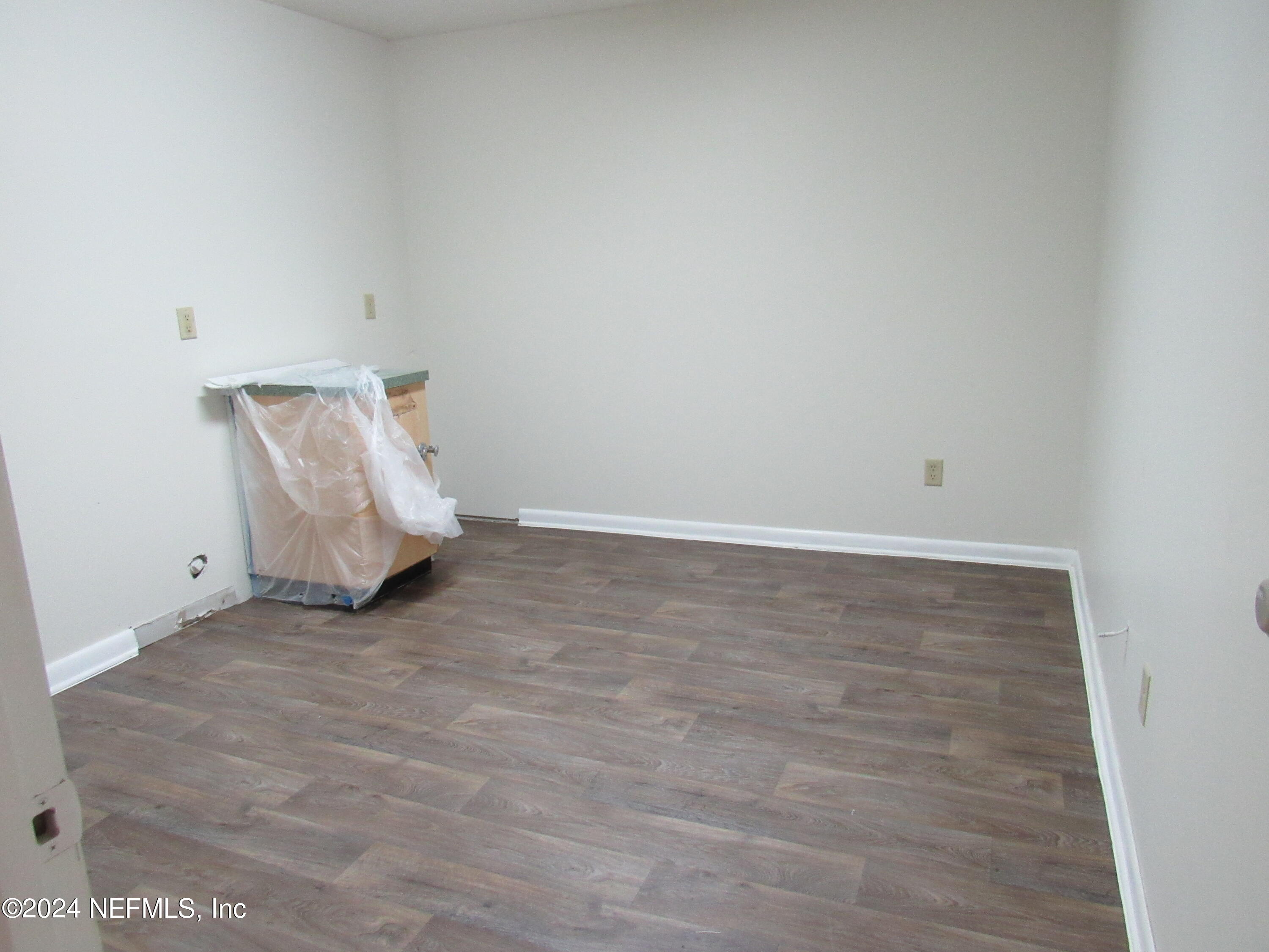 4111 LEONARD Court W