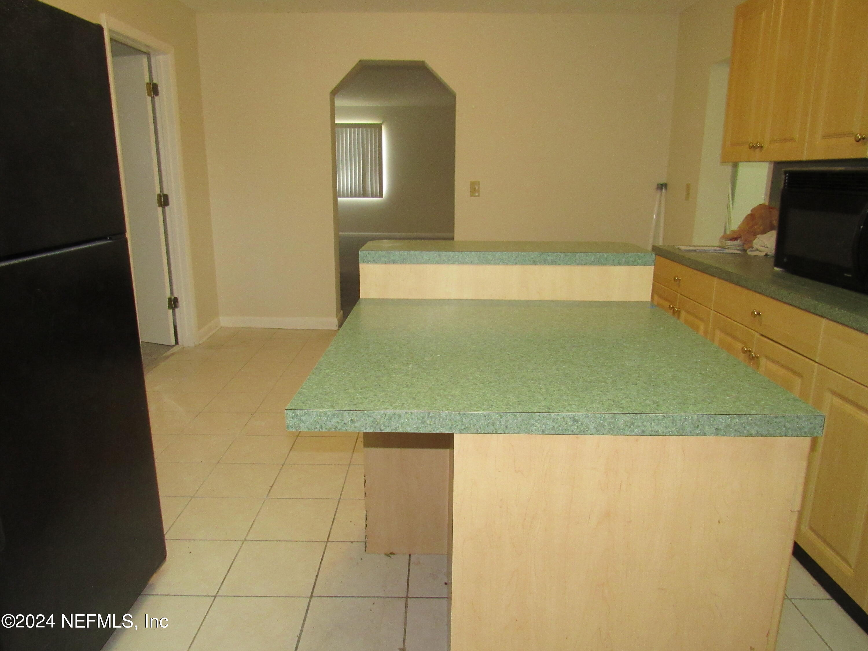 4111 LEONARD Court W